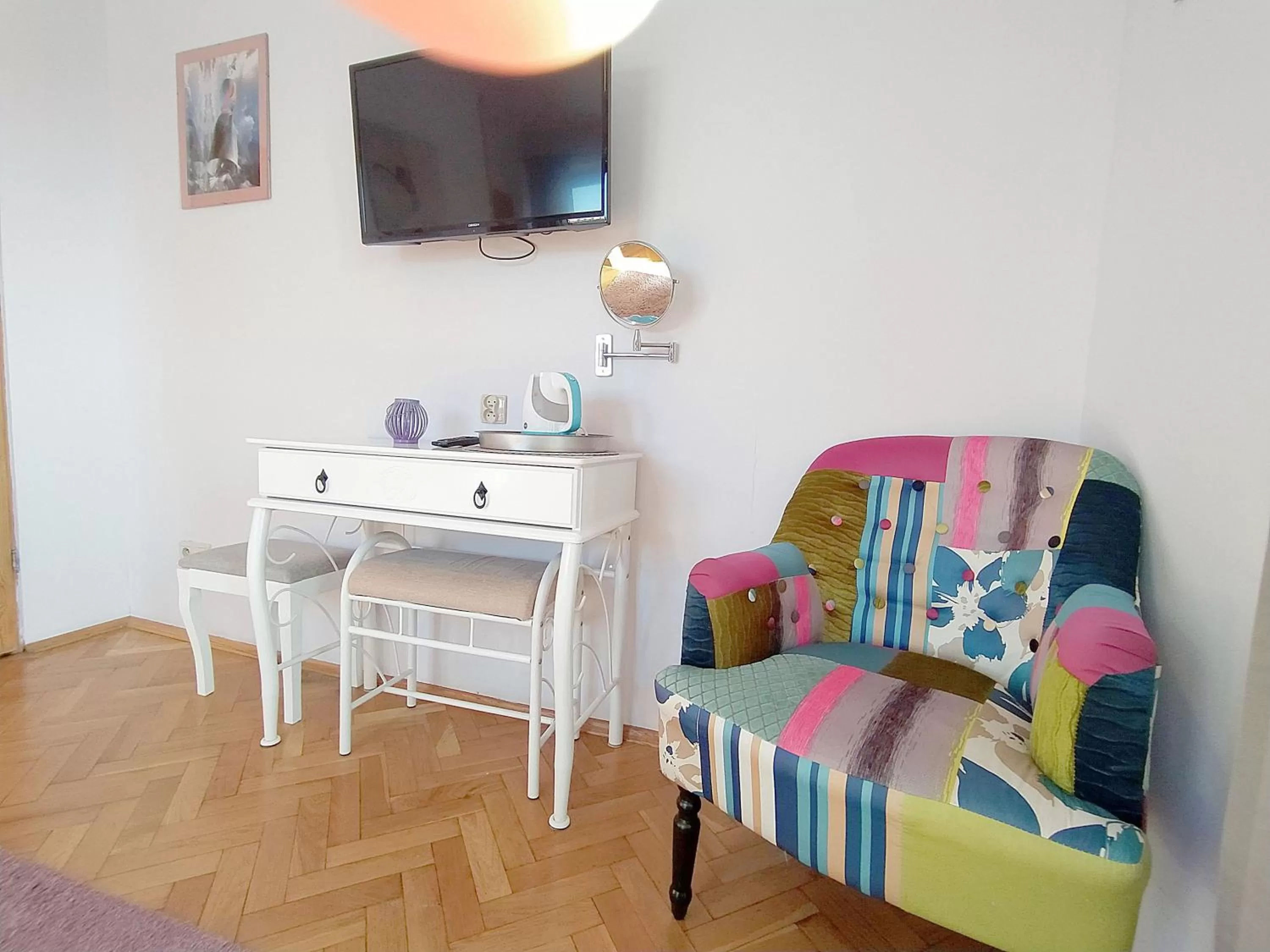 TV and multimedia, TV/Entertainment Center in Willa Mozaika