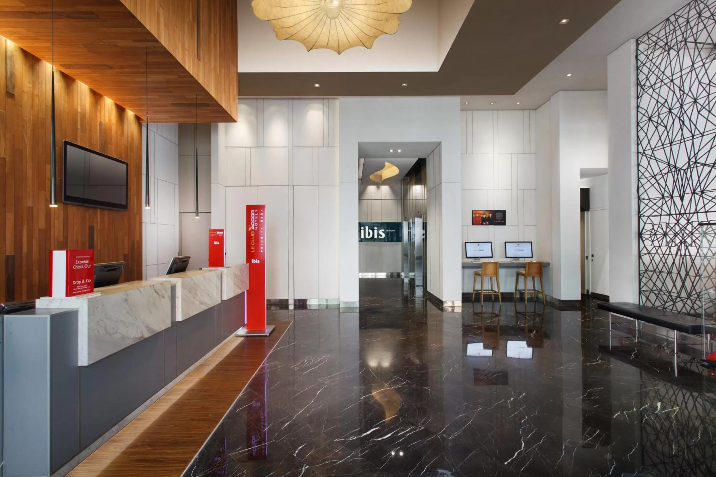 Lobby or reception in Ibis Singapore Novena