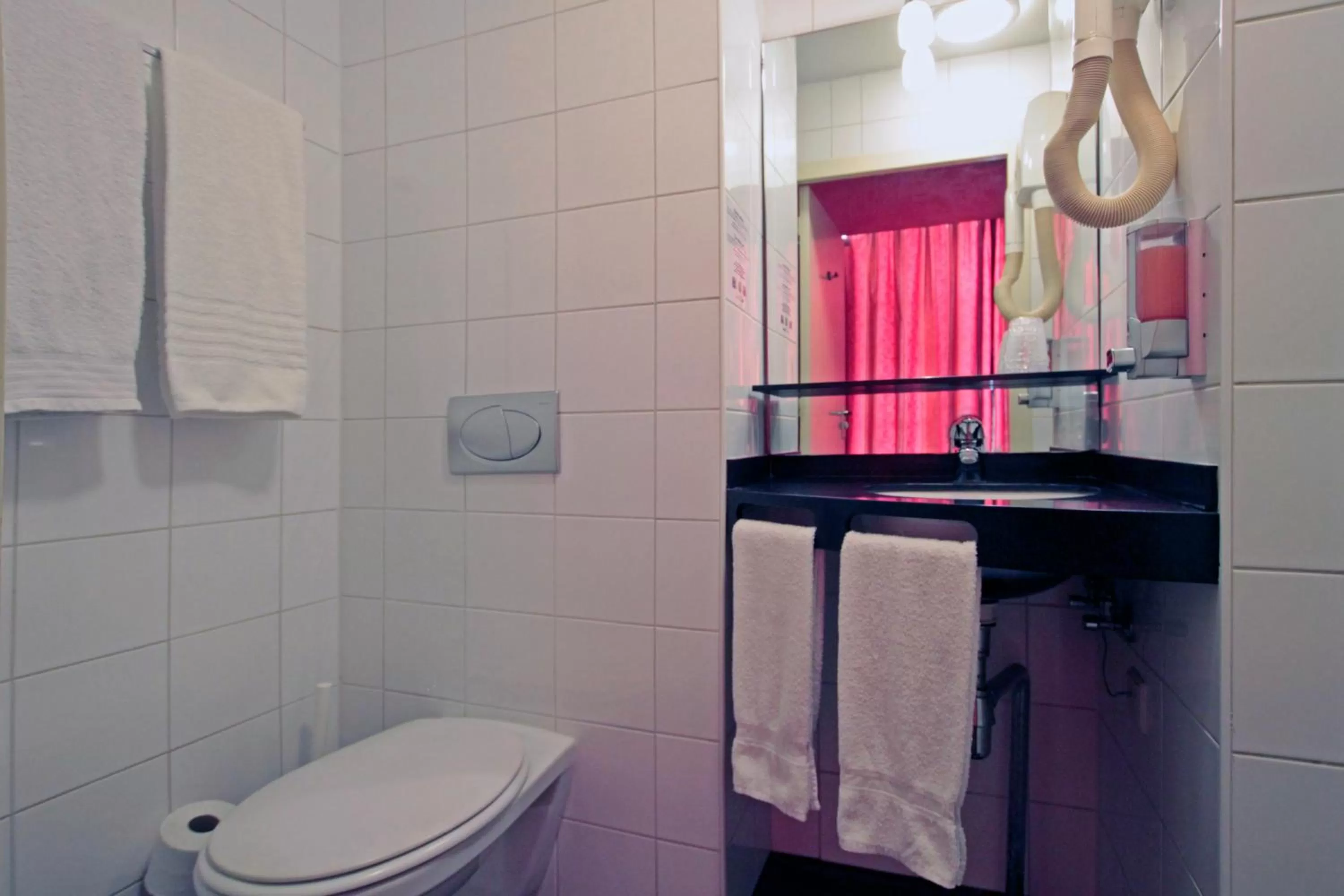 Toilet in A-Train Hotel