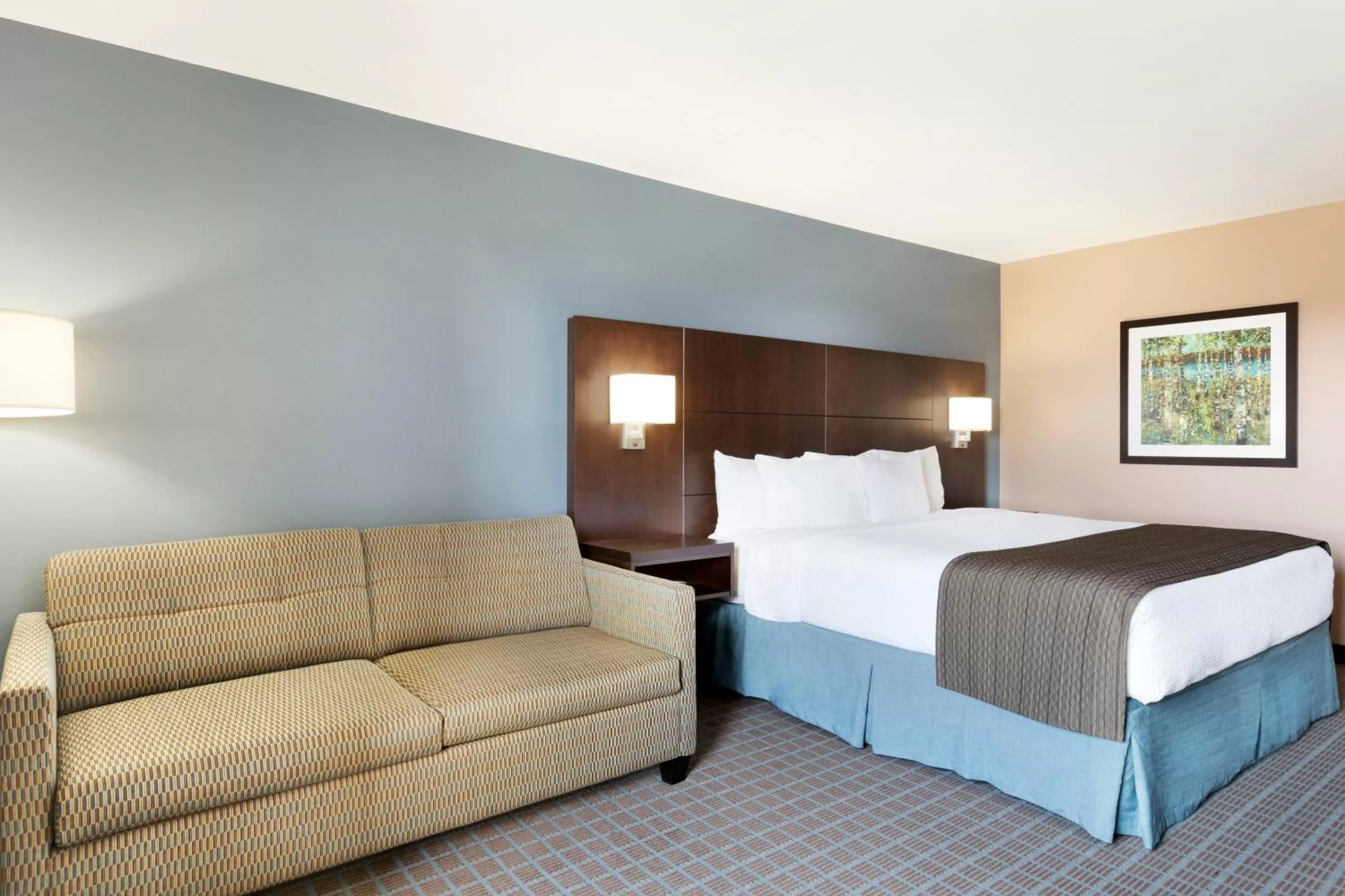 Photo of the whole room, Bed in Days Inn by Wyndham Stephenville