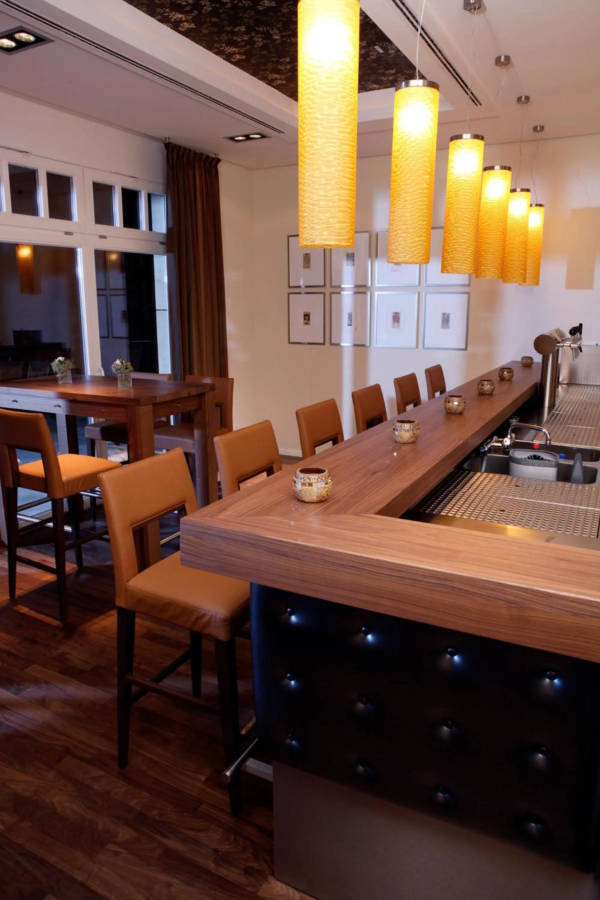 Lounge or bar in Lind Hotel