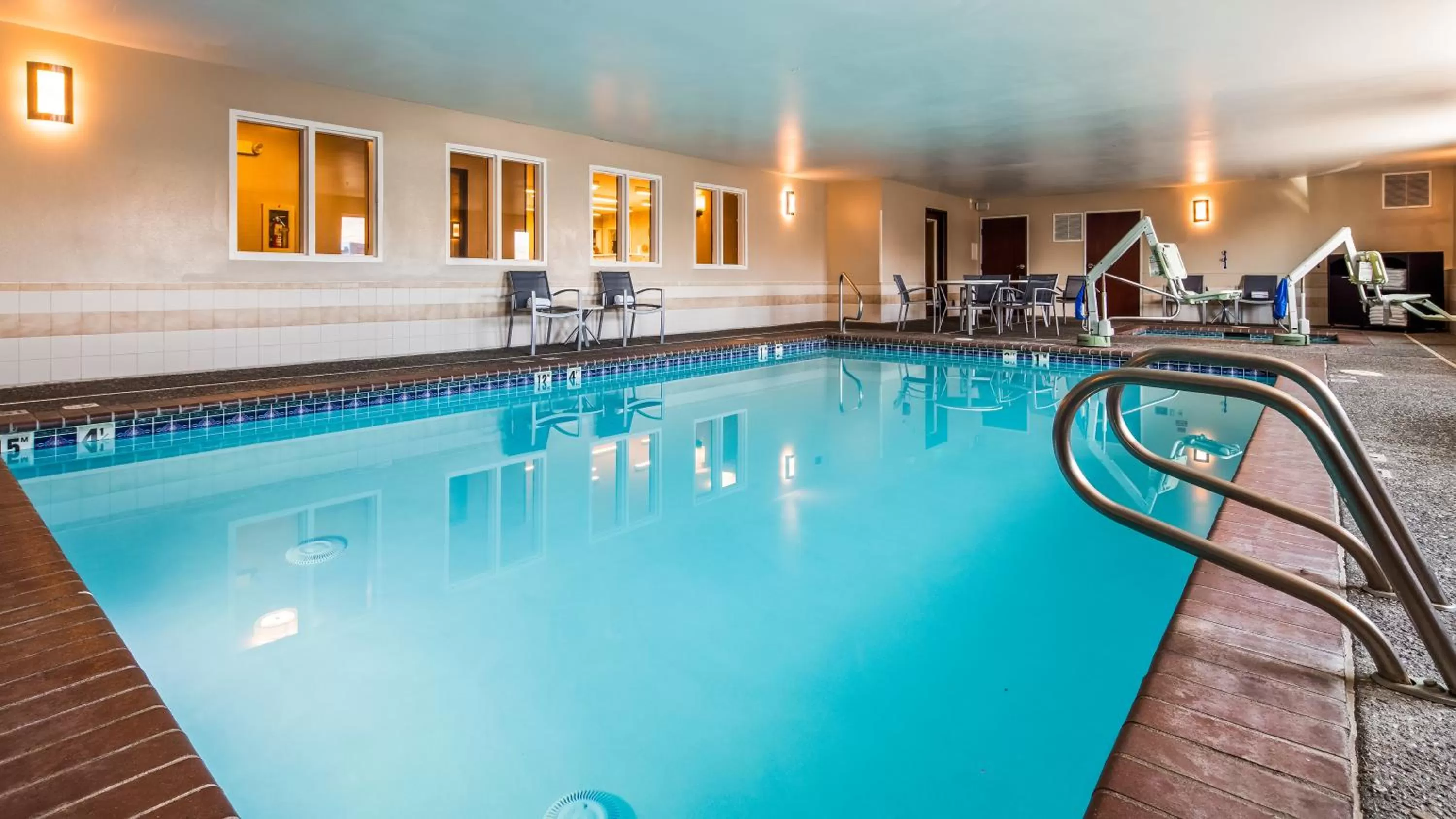 Swimming pool in Best Western Plus Wenatchee Downtown Hotel
