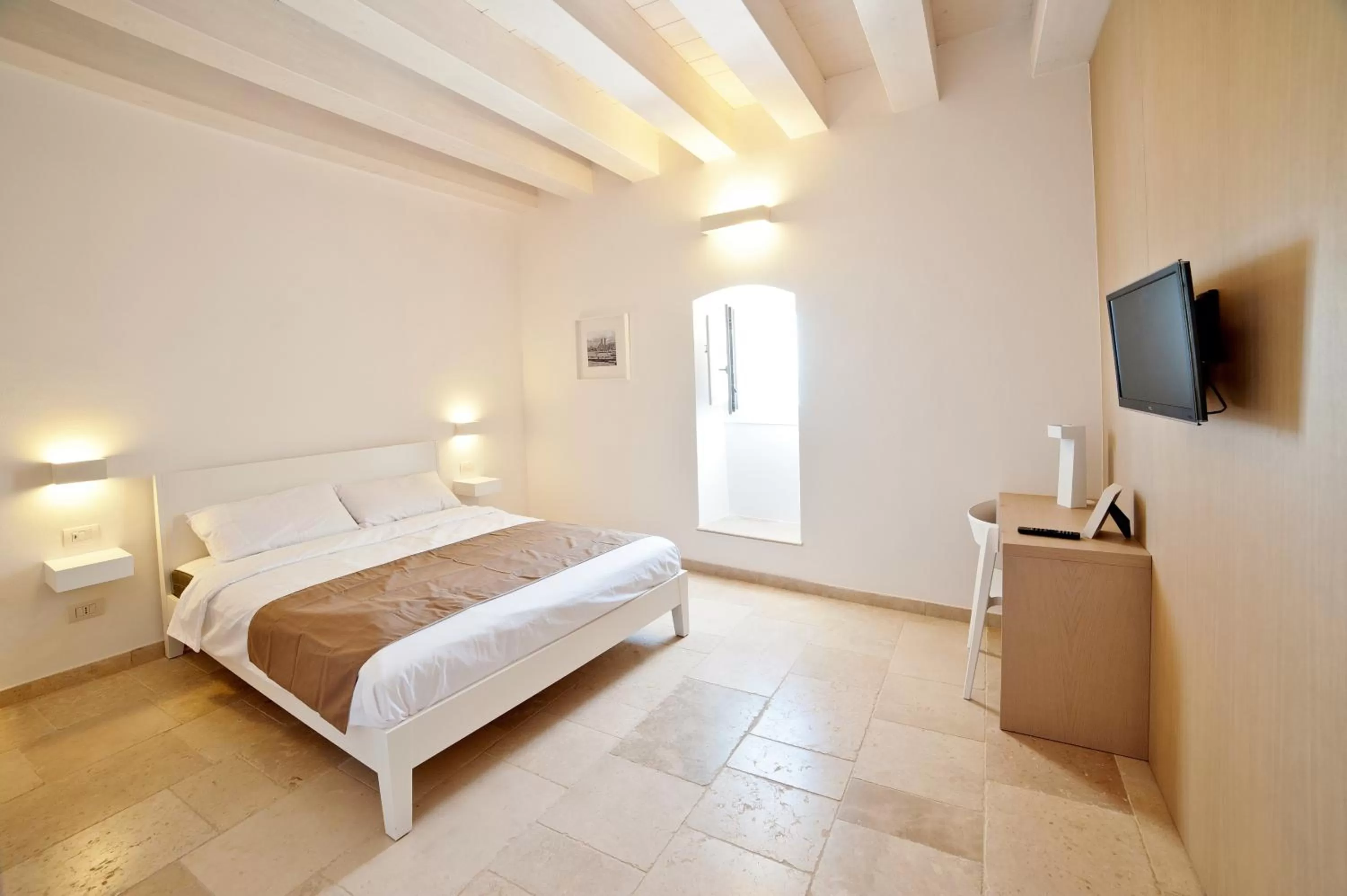 Photo of the whole room, Bed in MoMa Molfetta Mare