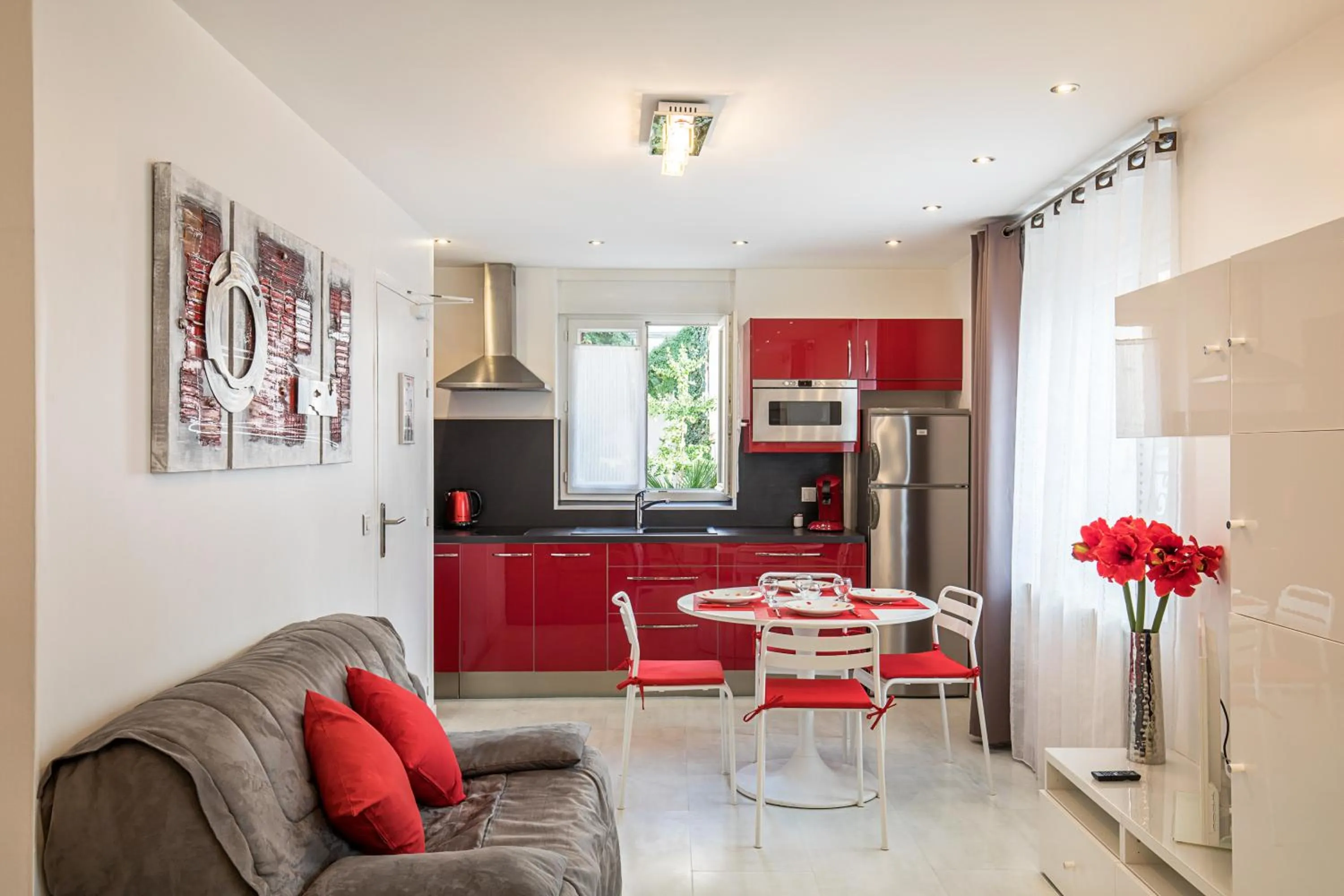 Photo of the whole room in Hotel De L'Horloge