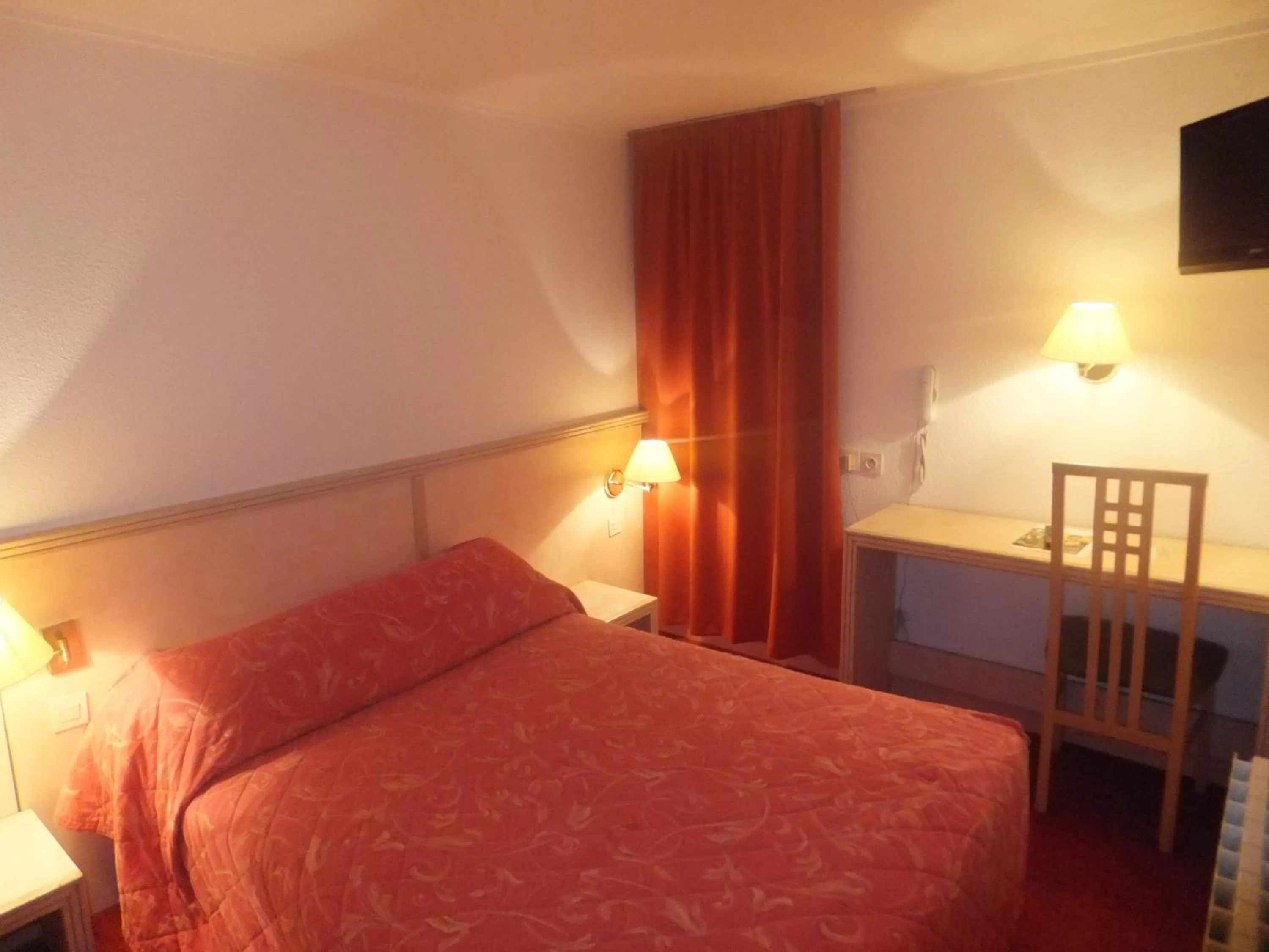 Photo of the whole room, Bed in Hotel Le Village