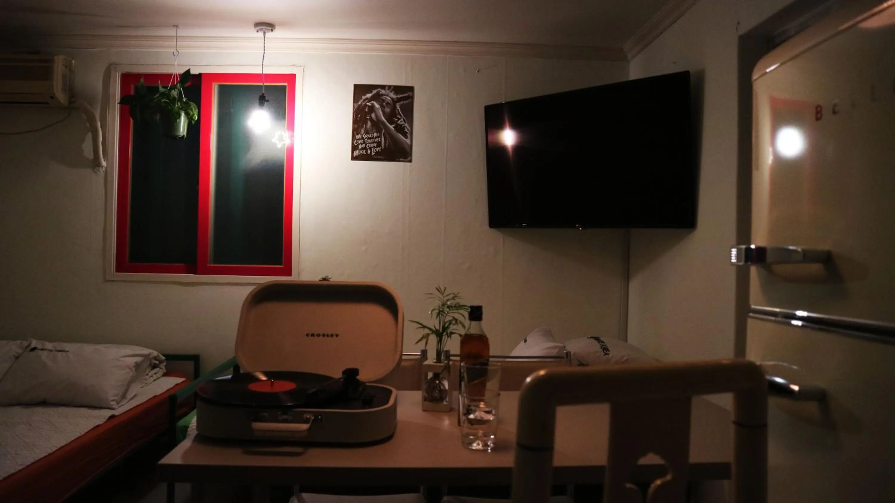 Hostel Korea - Original