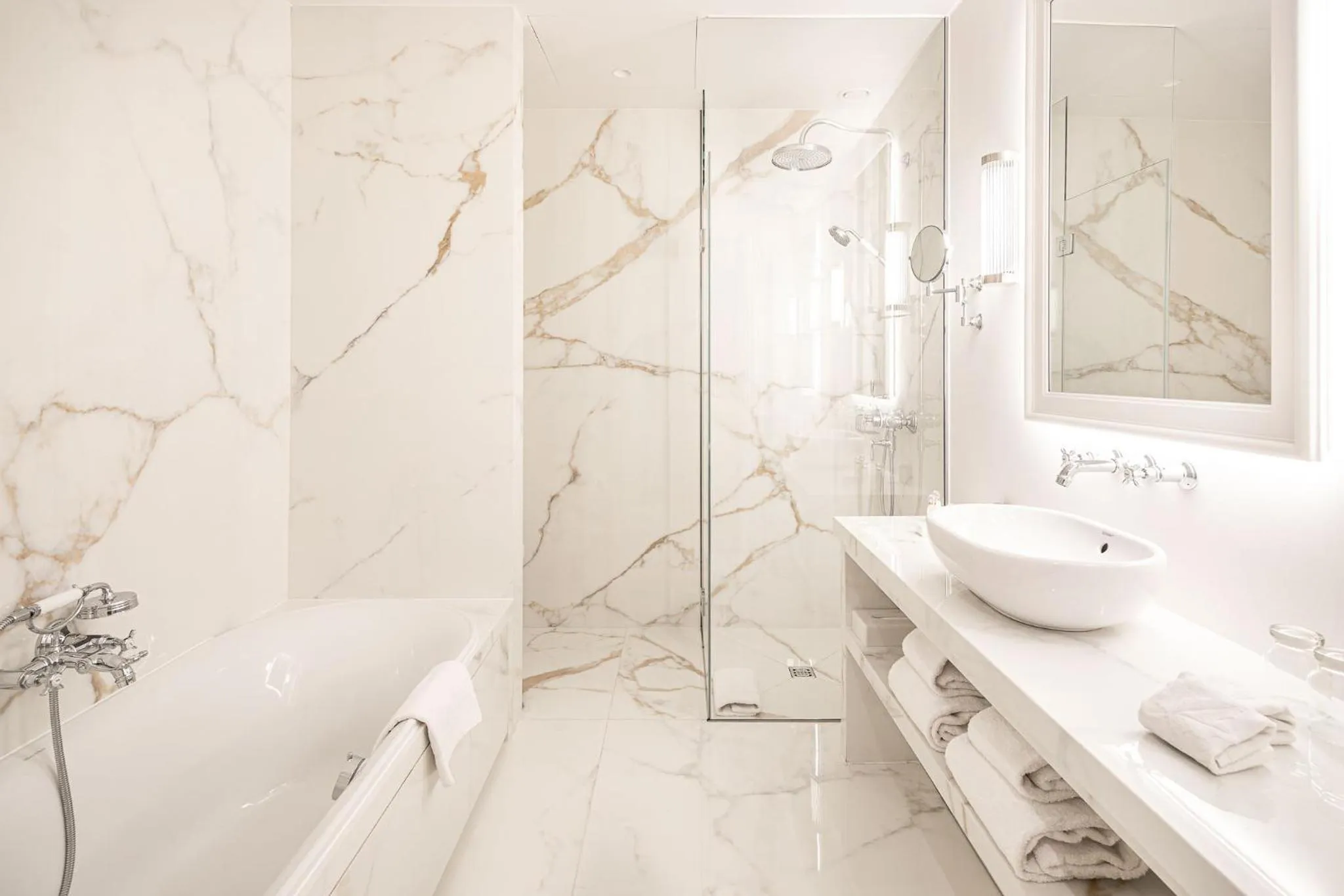 Bathroom in De Tuilerieën - Small Luxury Hotels of the World