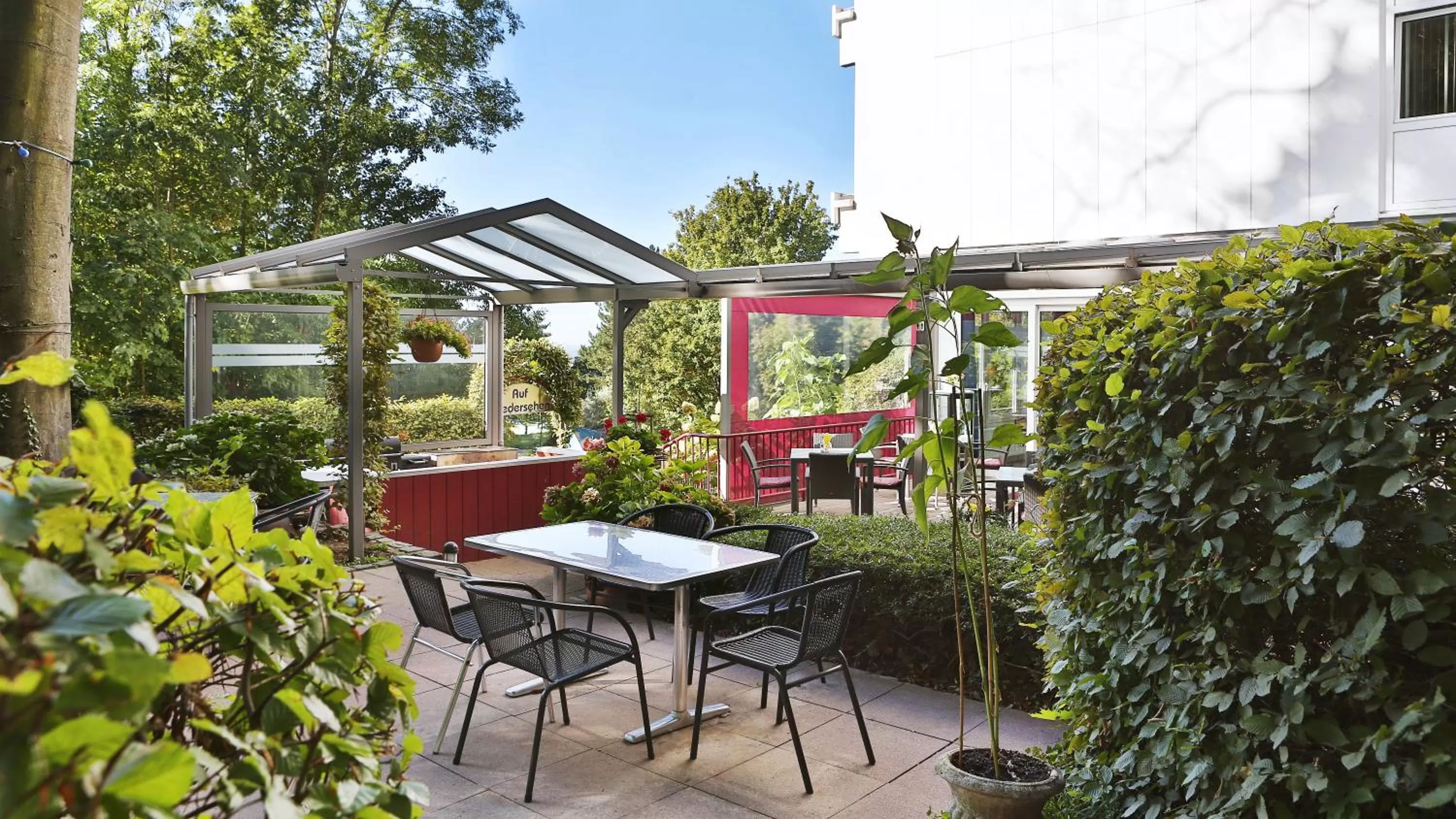 Restaurant/places to eat in Hotel ISG Heidelberg