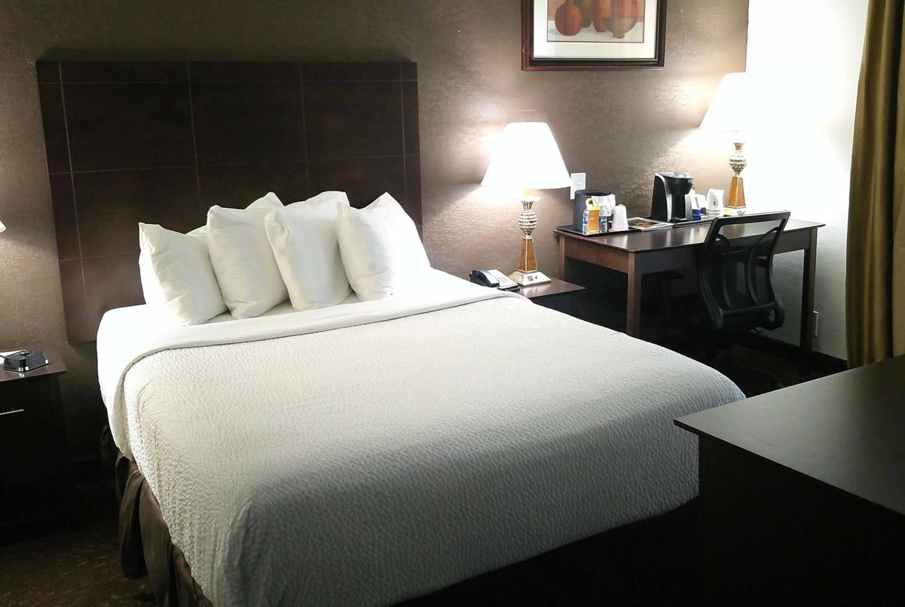 Photo of the whole room, Bed in Wyndham Garden Detroit Metro Airport