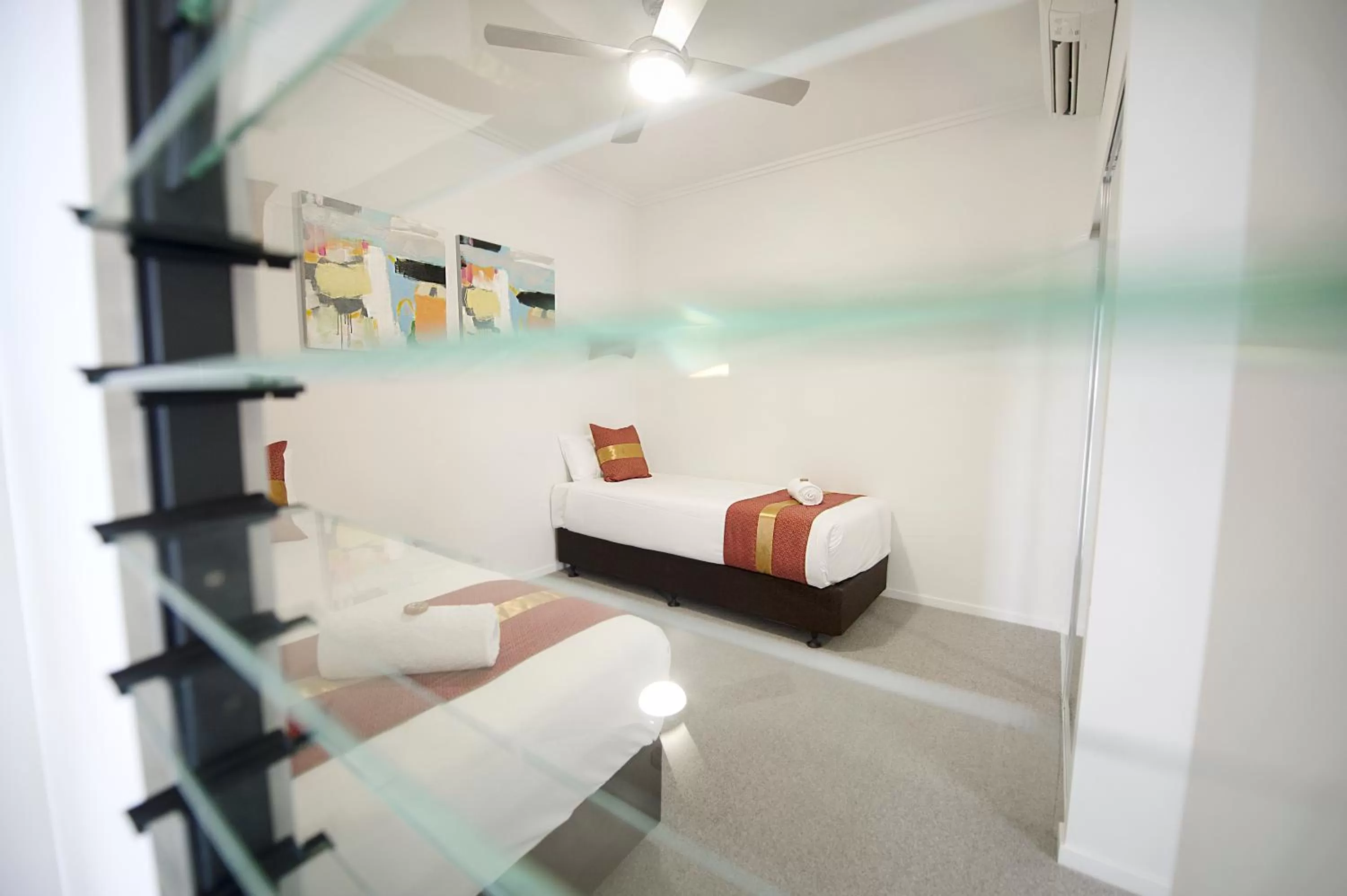 Property building, Bed in Gladstone Central Plaza Official