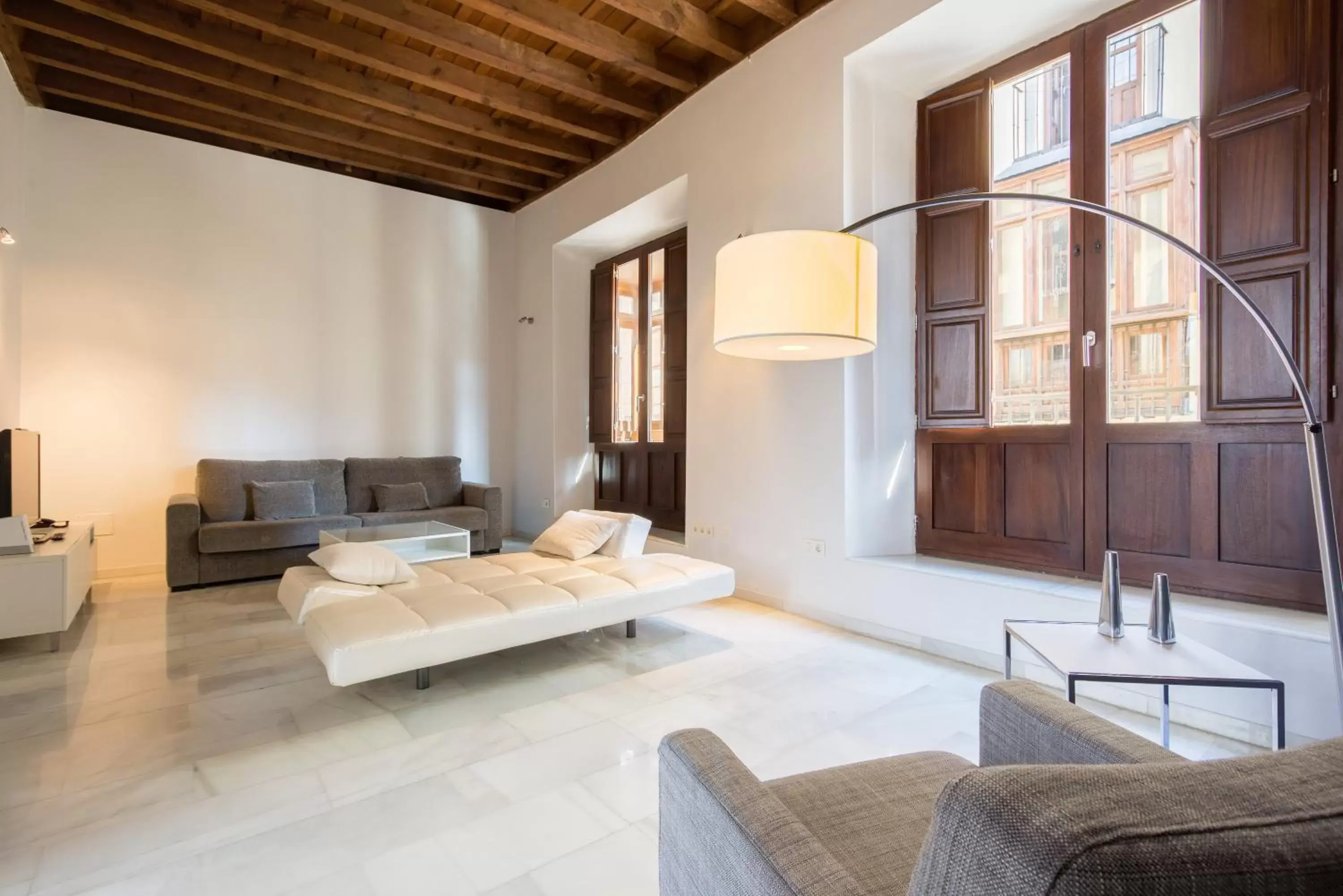 Superior One-Bedroom Apartment in tuGuest Elvira Suites Superior One-Bedroom Apartment in tuGuest Elvira Suites