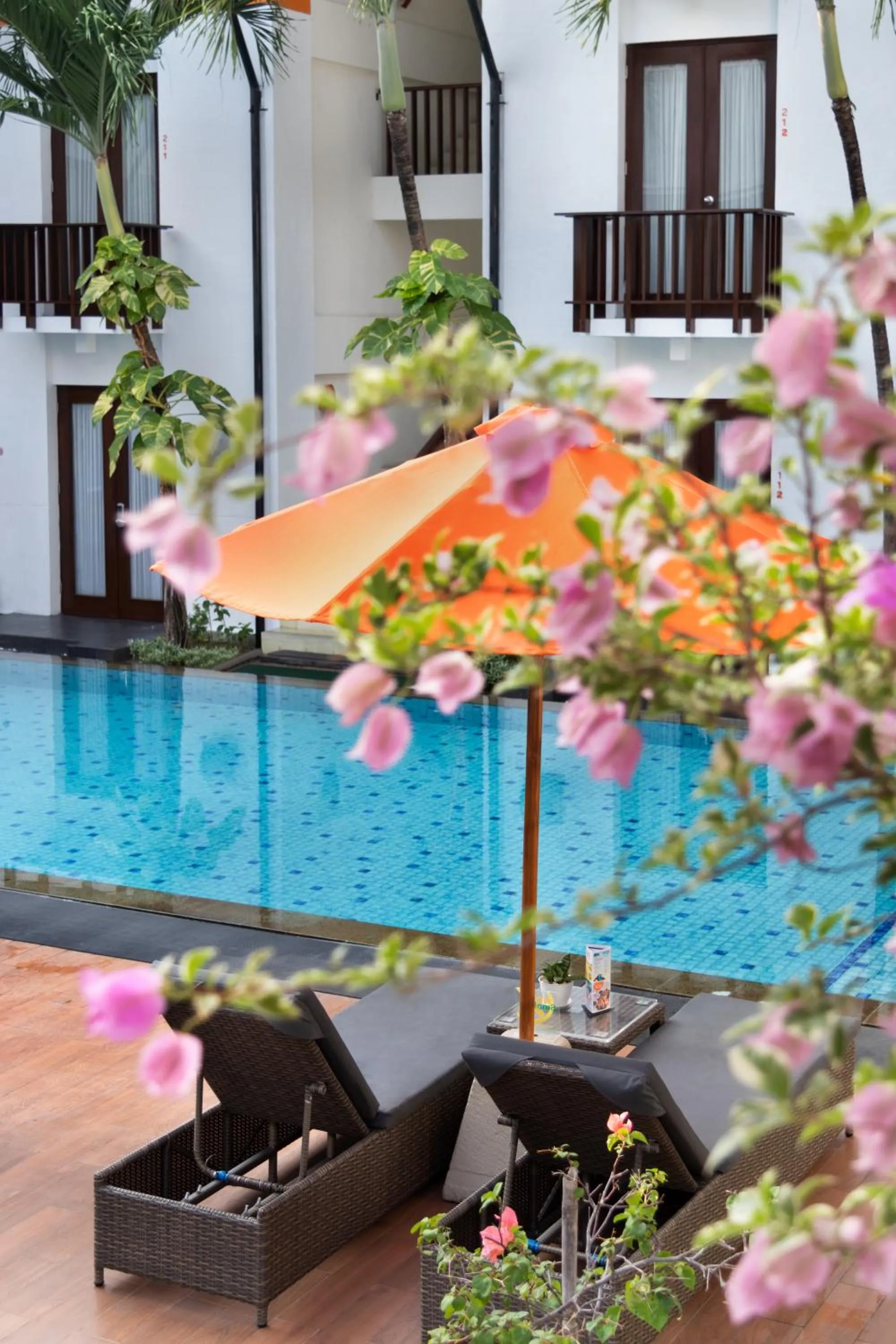 Swimming pool in HARRIS Hotel Kuta Tuban Bali