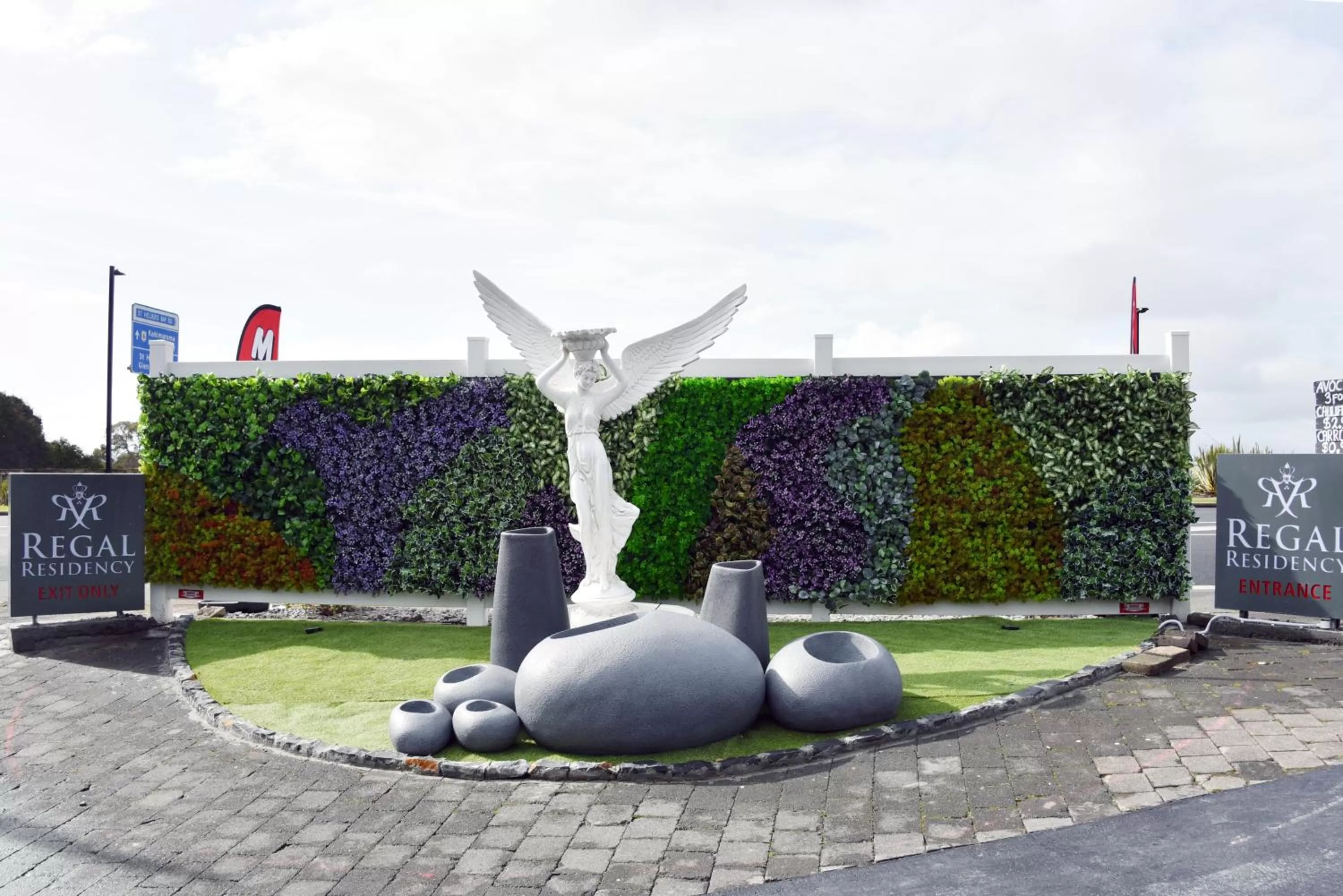 Facade/entrance in Regal Residency