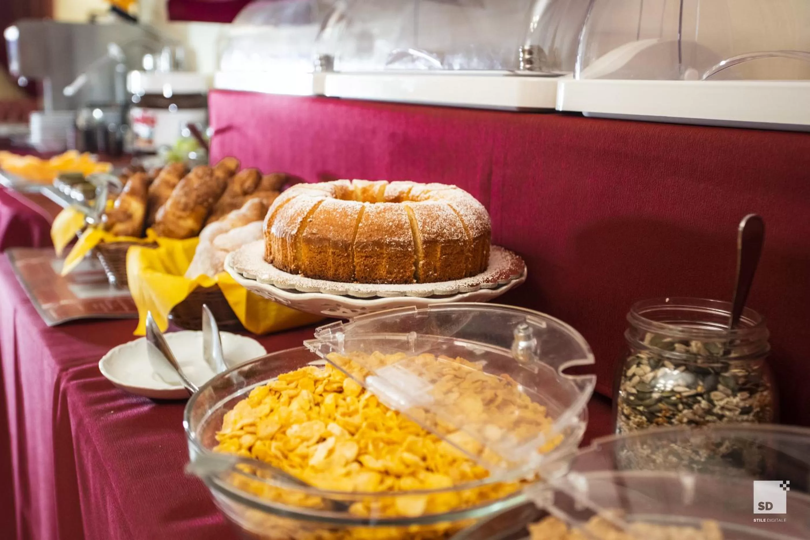 Food and drinks in Hotel Alessandro Della Spina