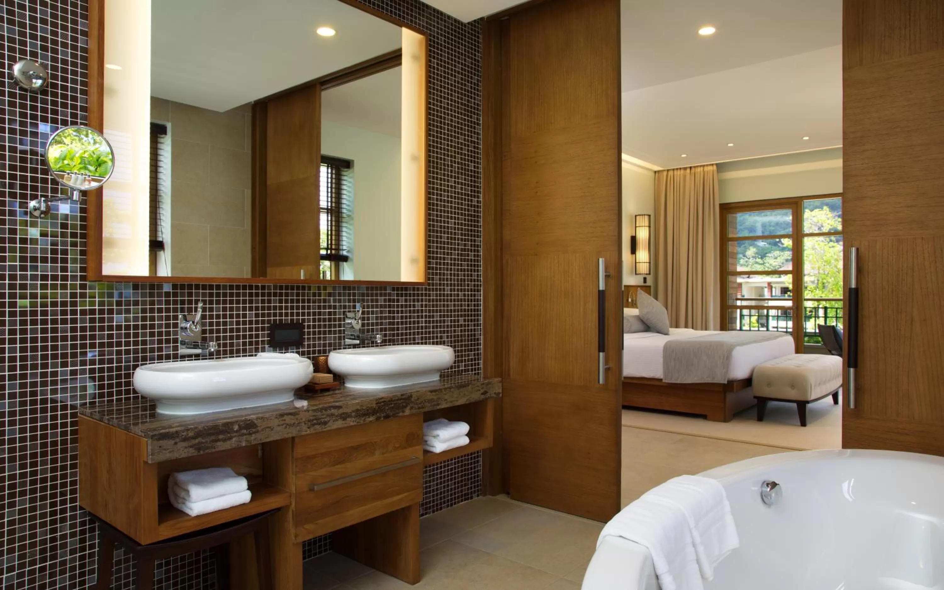 Shower in Savoy Seychelles Resort & Spa