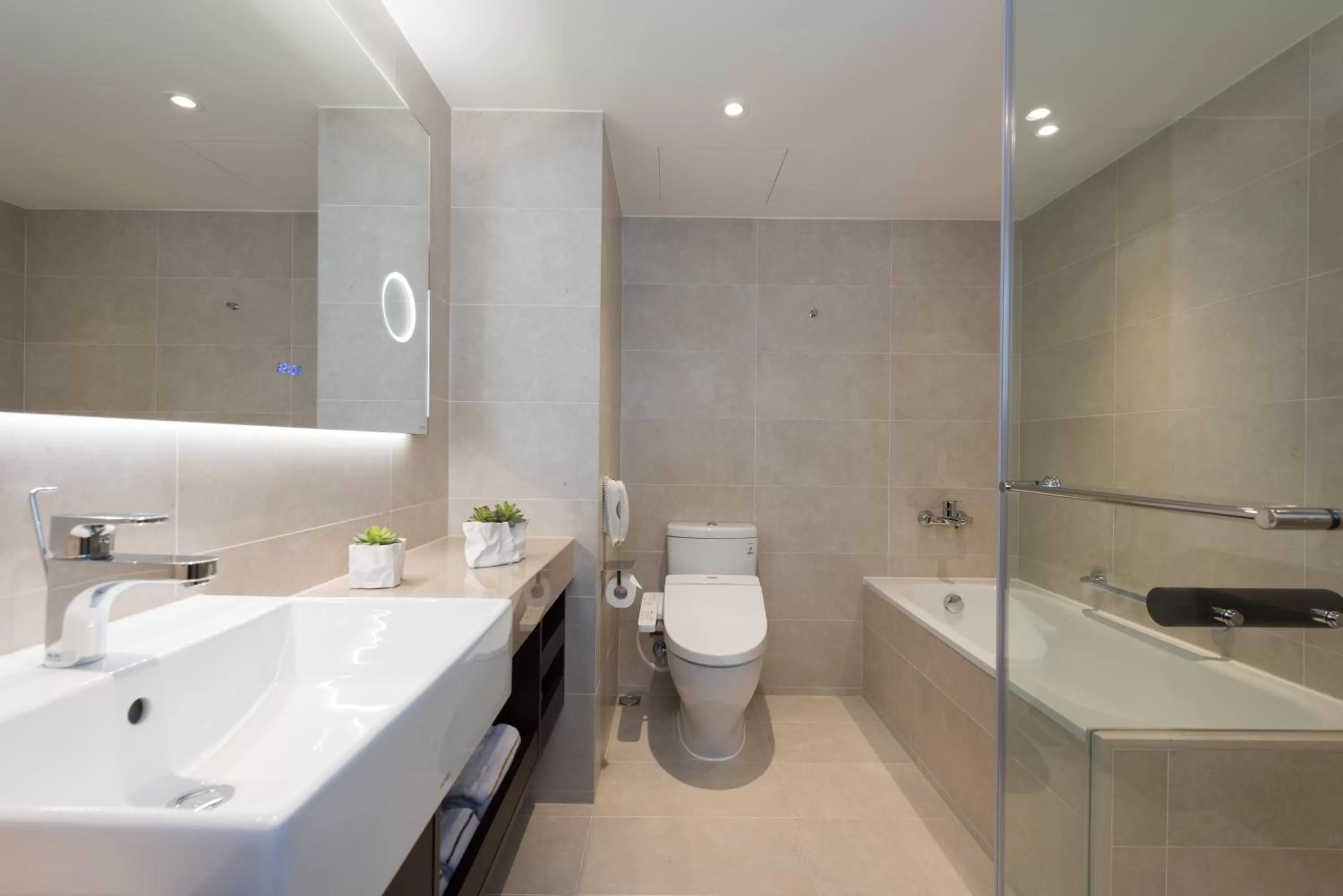 Toilet in K Hotel Taipei Chang-An