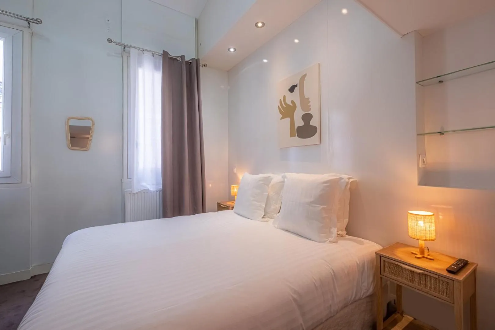 Bedroom, Bed in Makom Pereire