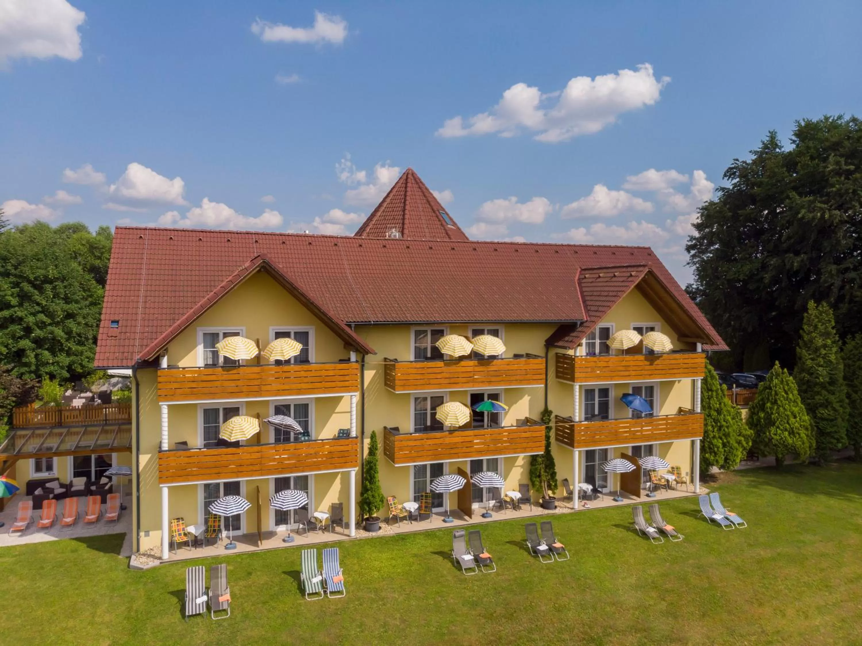 Bird's eye view in Hotel Garni Oasis Loipersdorf