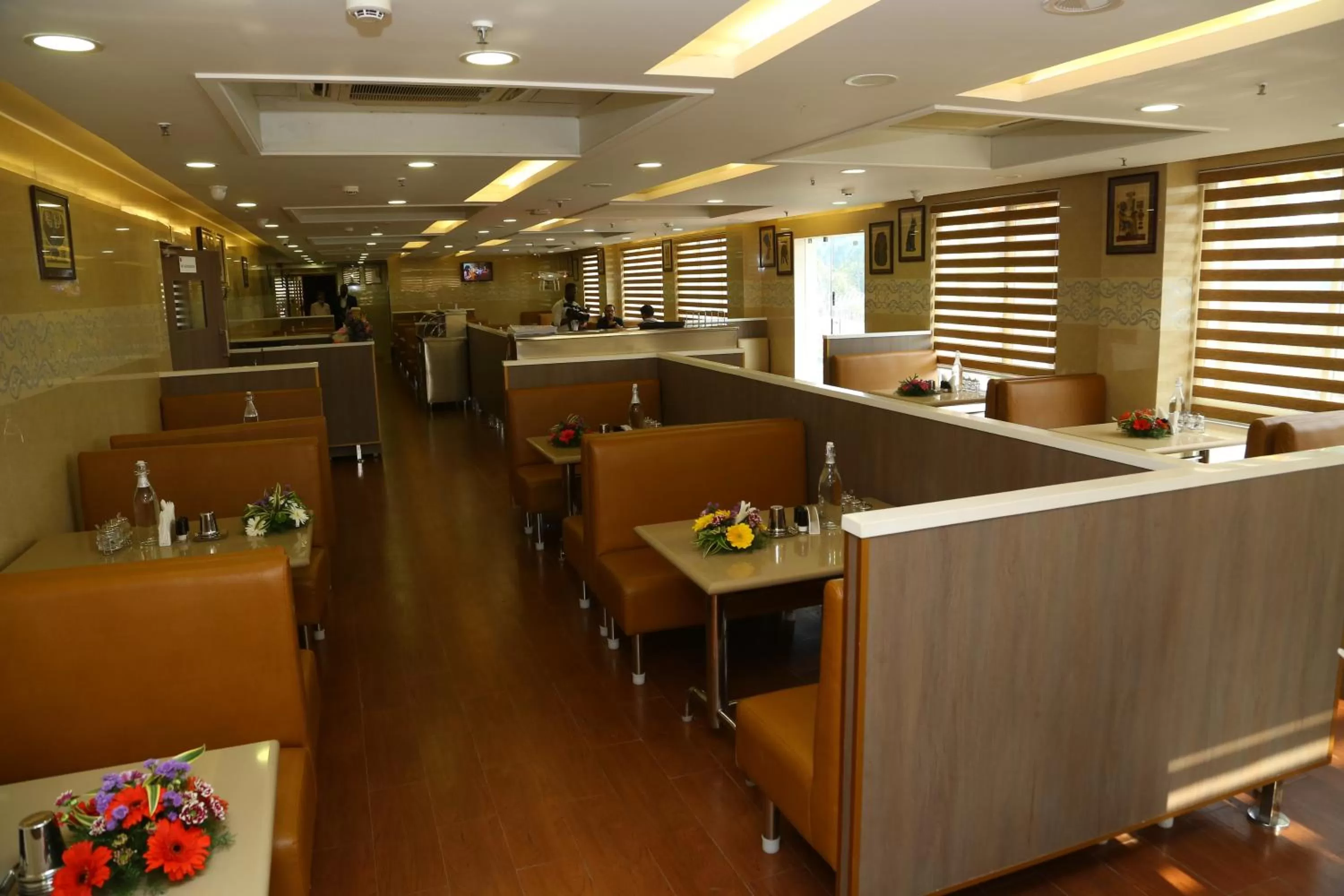 Buffet breakfast in Raaj Bhaavan Clarks Inn Chennai