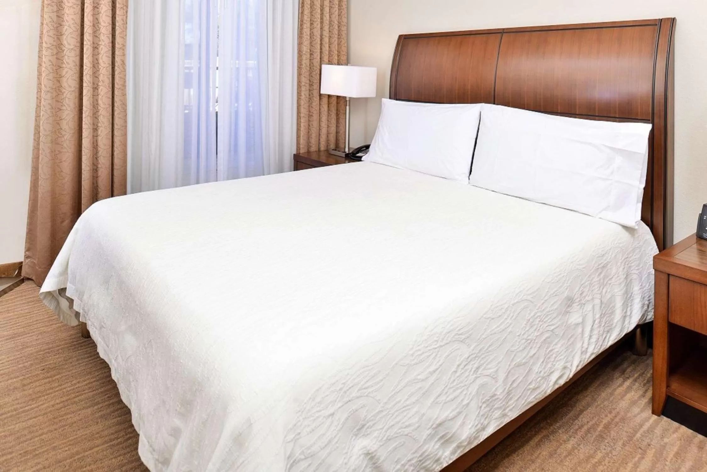 Bed in Hilton Garden Inn Addison