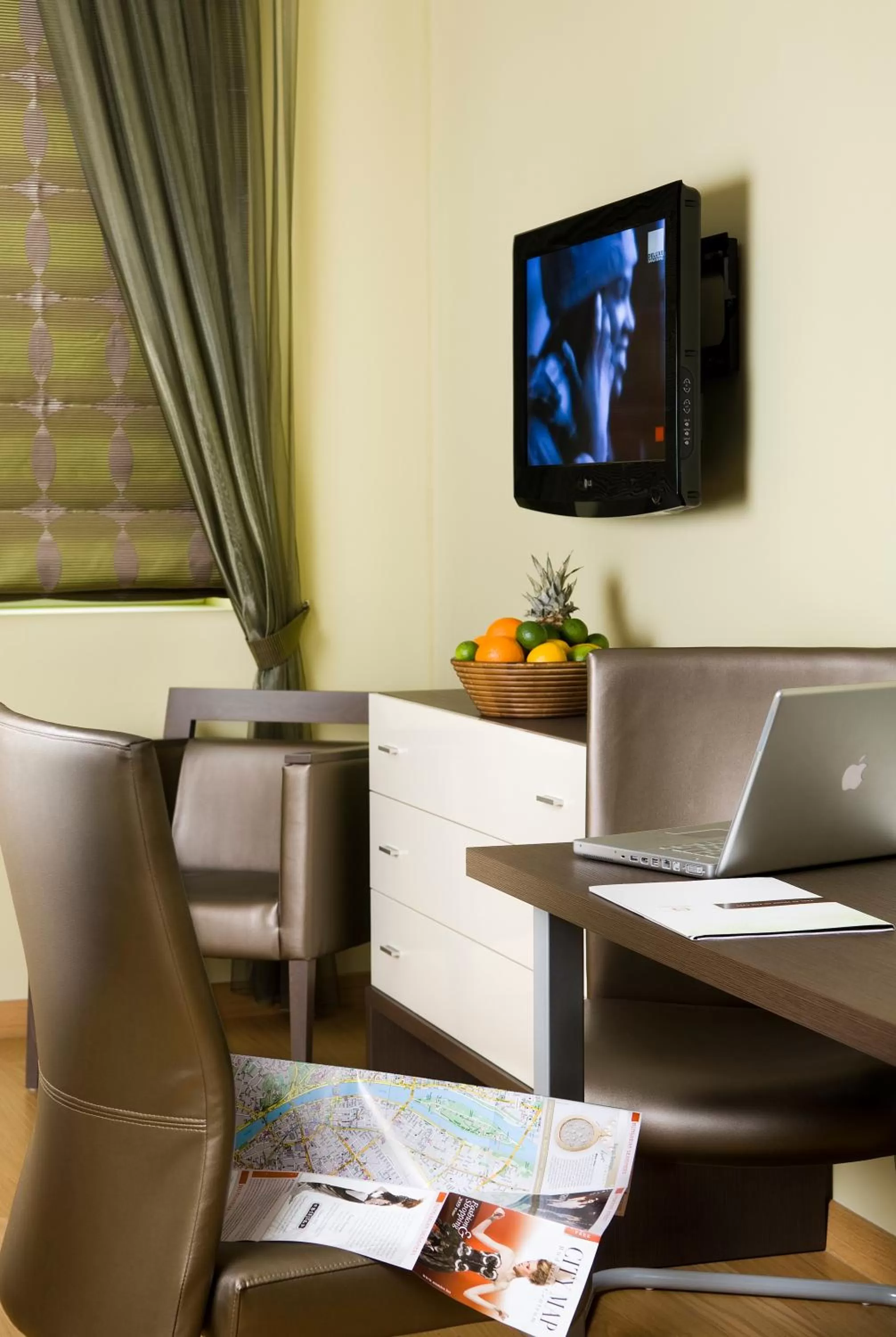 TV and multimedia in Opera Garden Hotel & Apartments