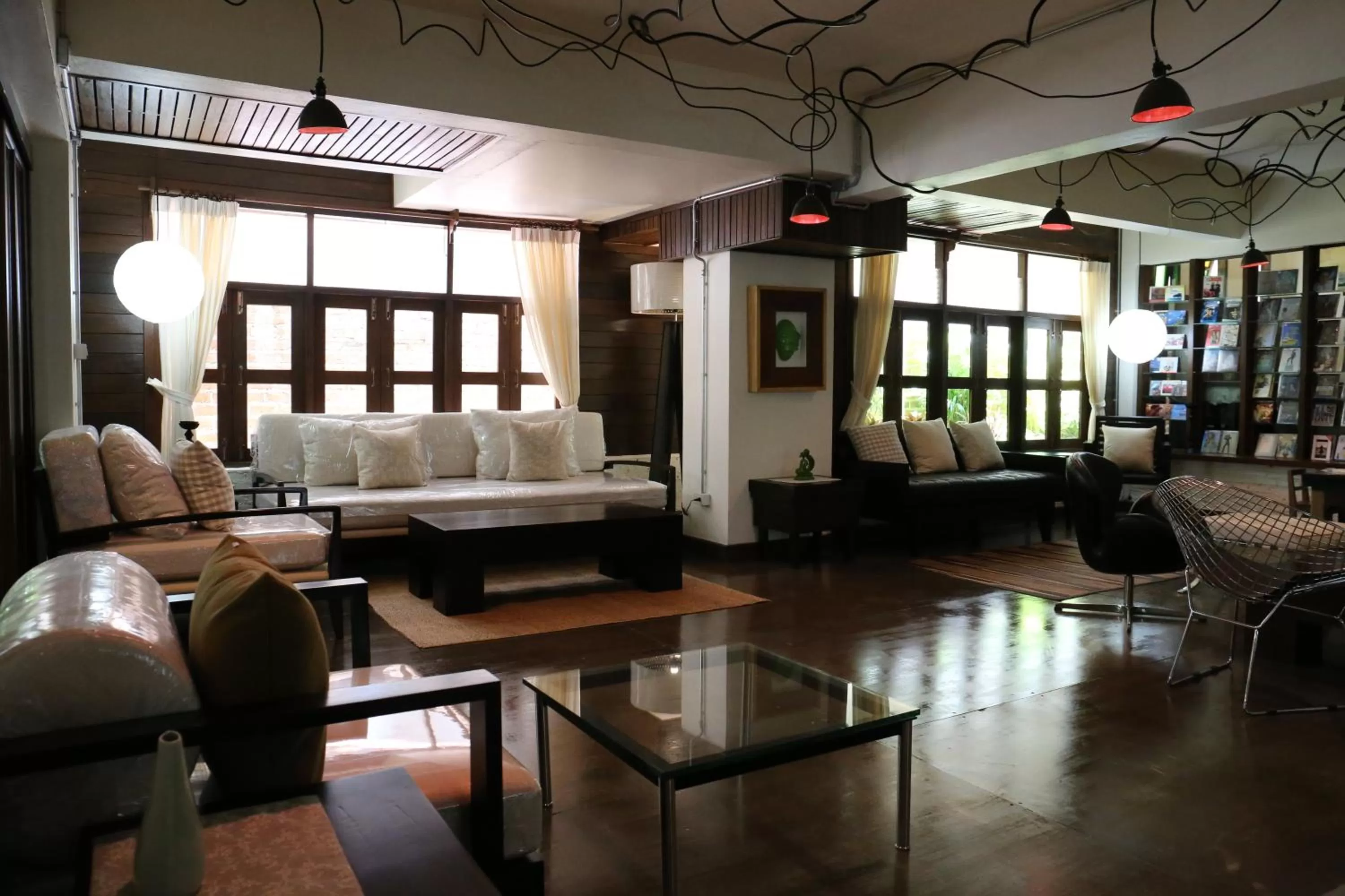 Communal lounge/ TV room in Kampaeng Ngam Hotel