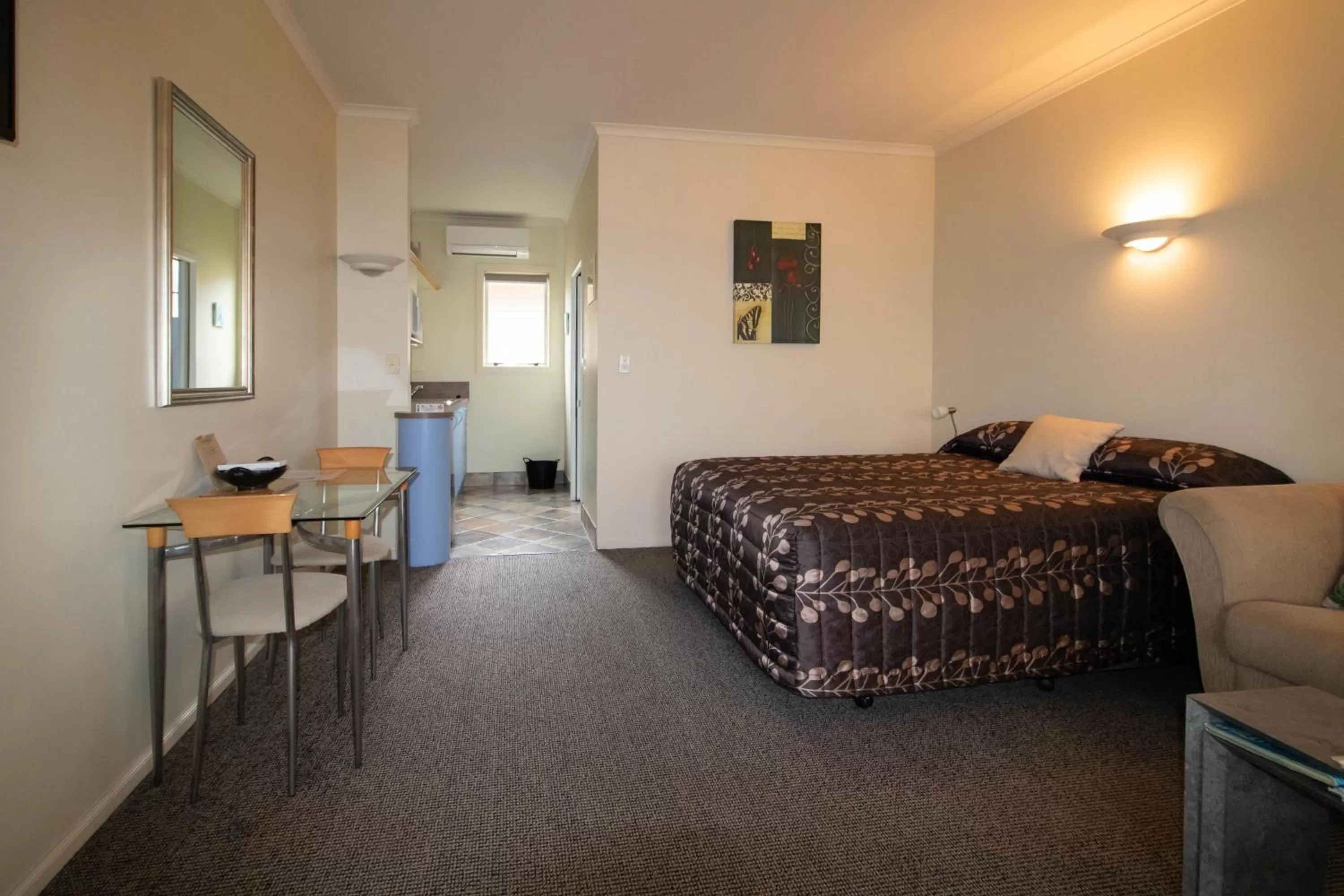 Bed in Tuscany On Thames