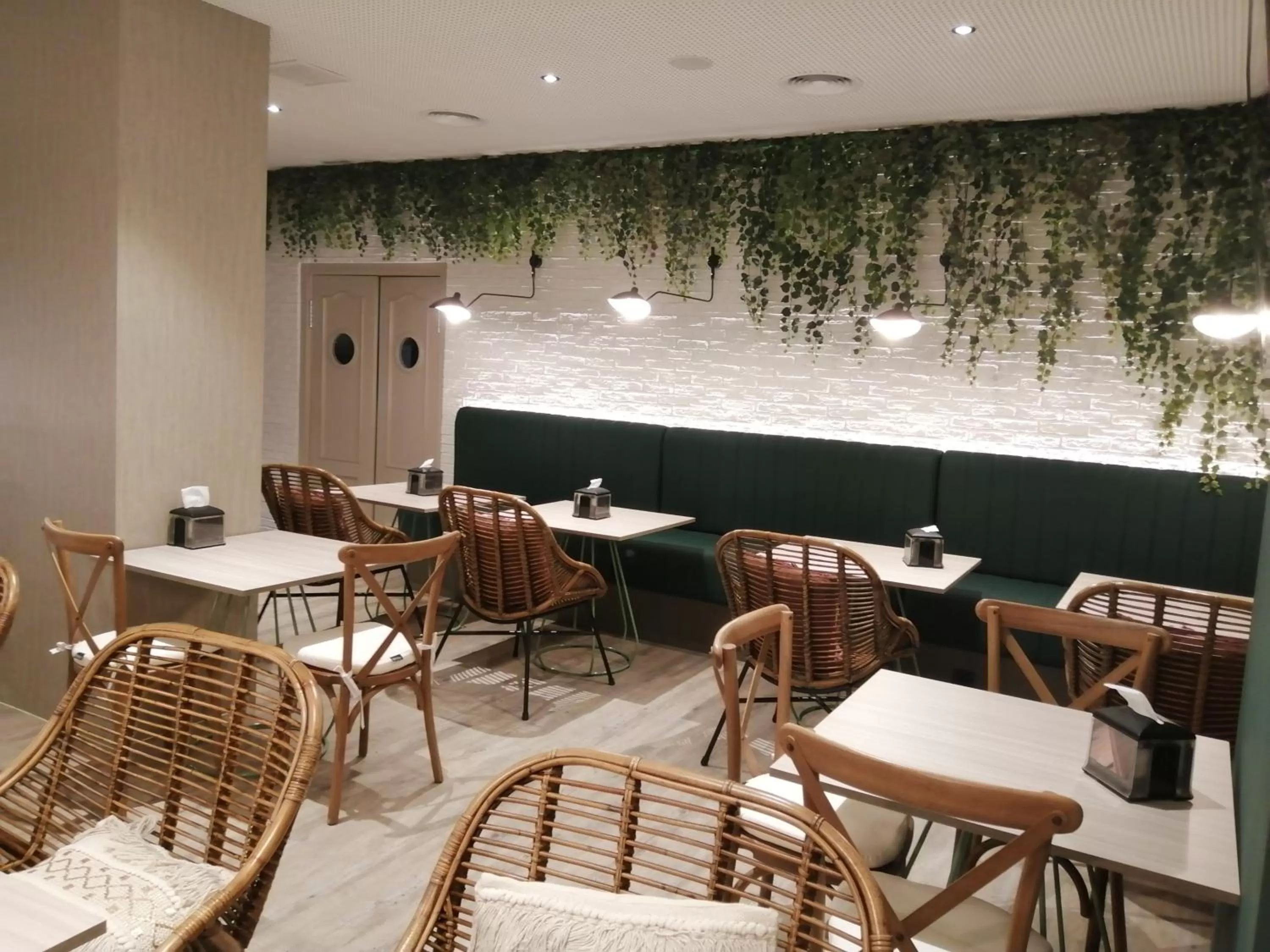 Lounge or bar in Hotel Sercotel Doña Carmela