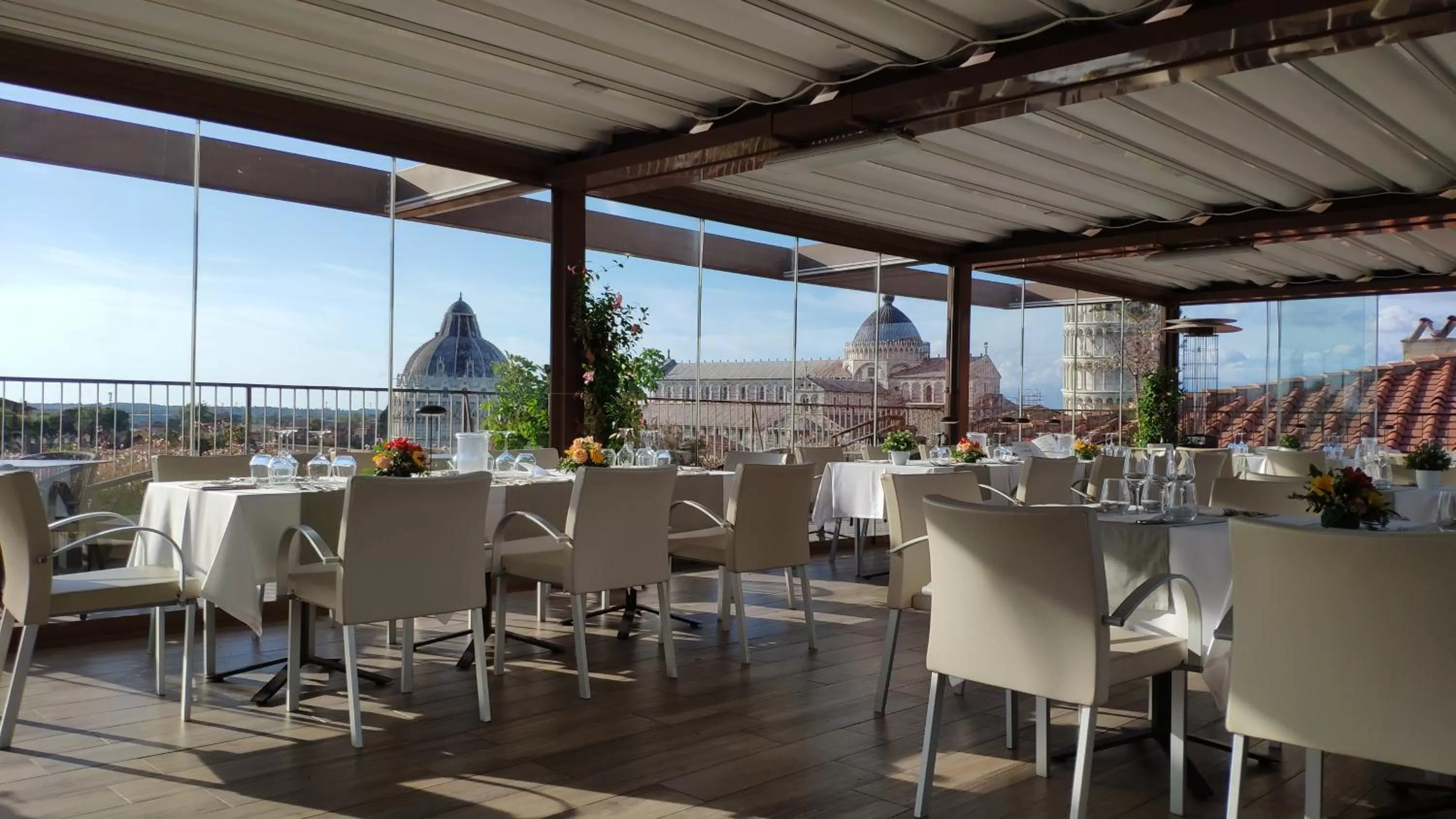 Restaurant/places to eat in Grand Hotel Duomo