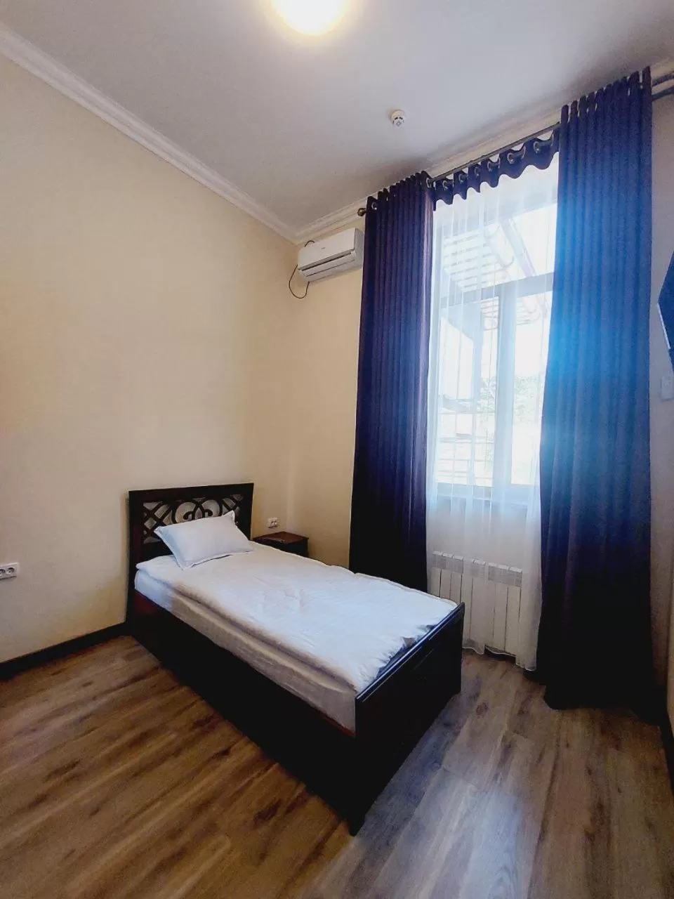Bed in Samarabonu Hotel