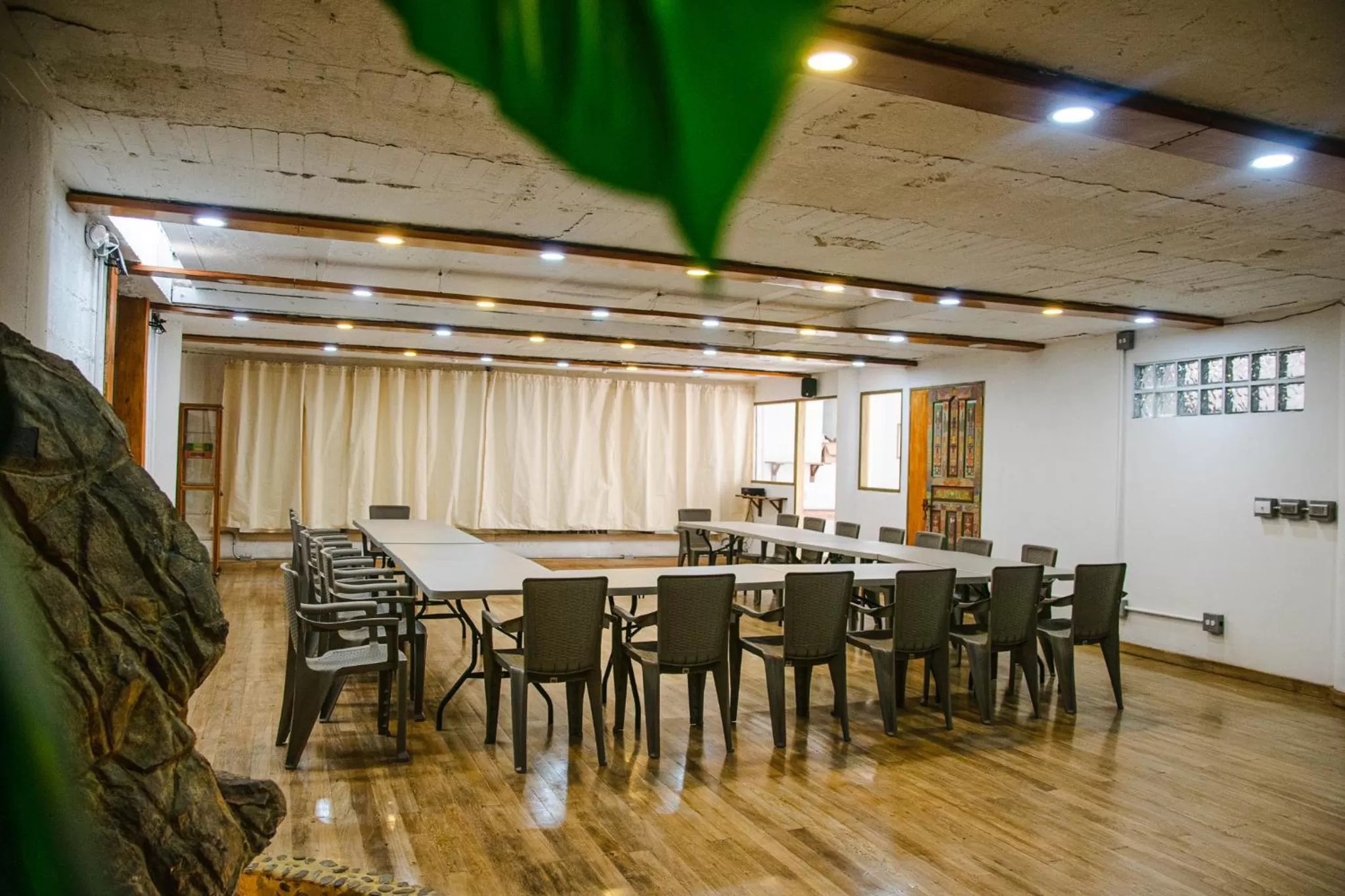 Meeting/conference room in El Despertar Hotel