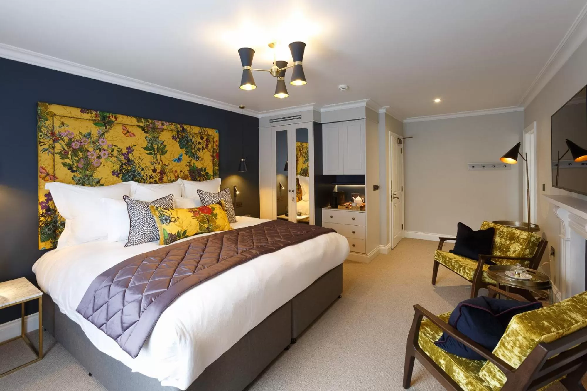 Bedroom, Bed in Gonville Hotel