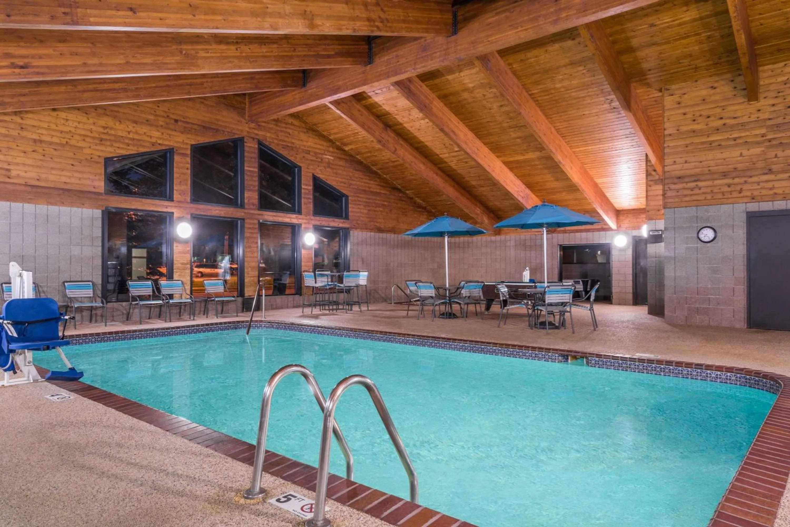 Hot Tub in Baymont by Wyndham Owatonna