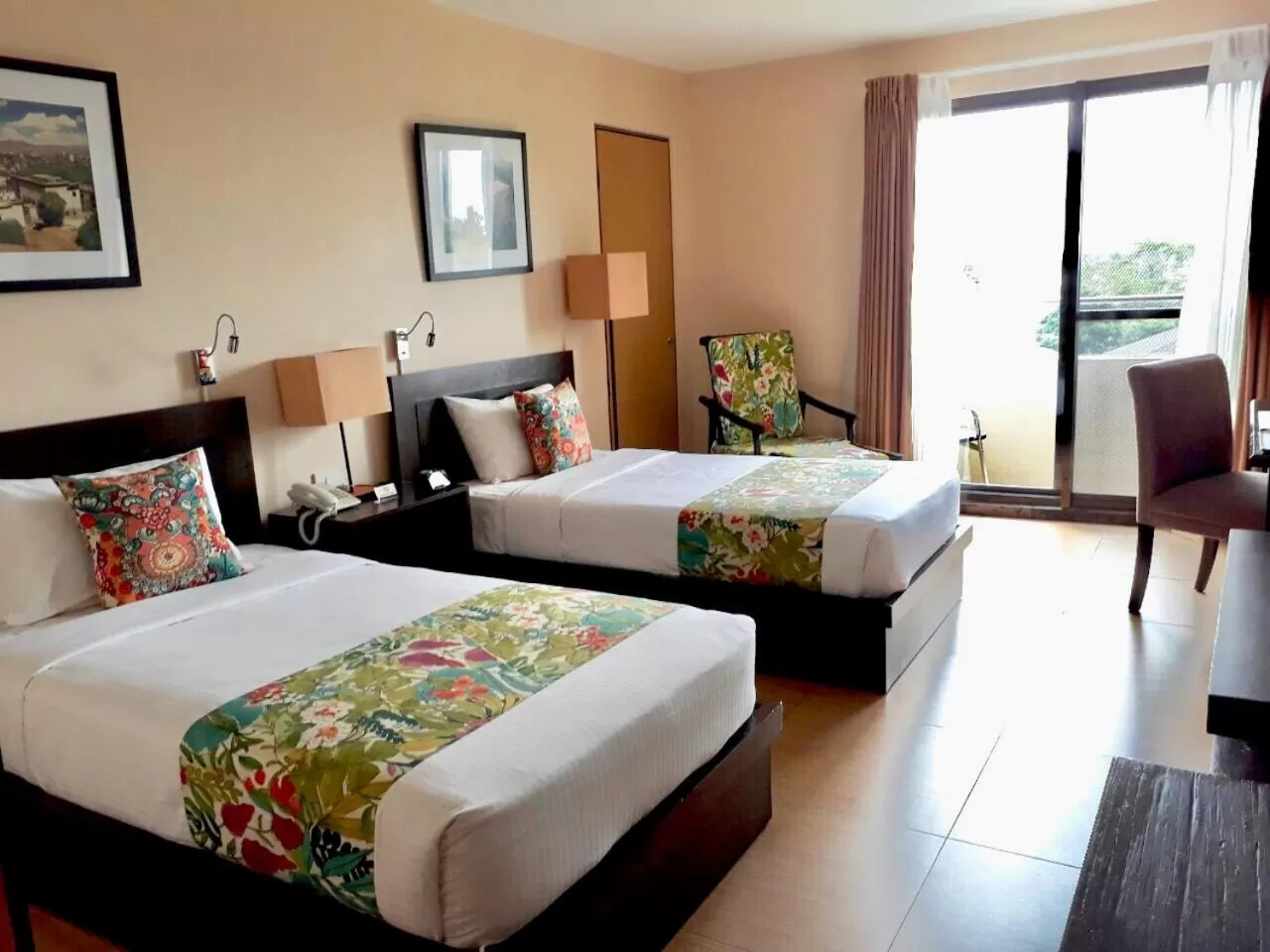 Bed in Hotel Kimberly Tagaytay