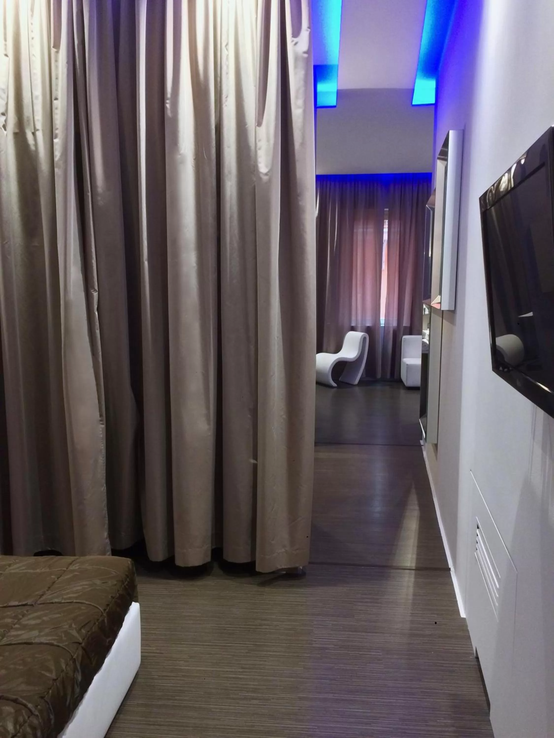 Photo of the whole room, Bed in Le Camp Suite & Spa