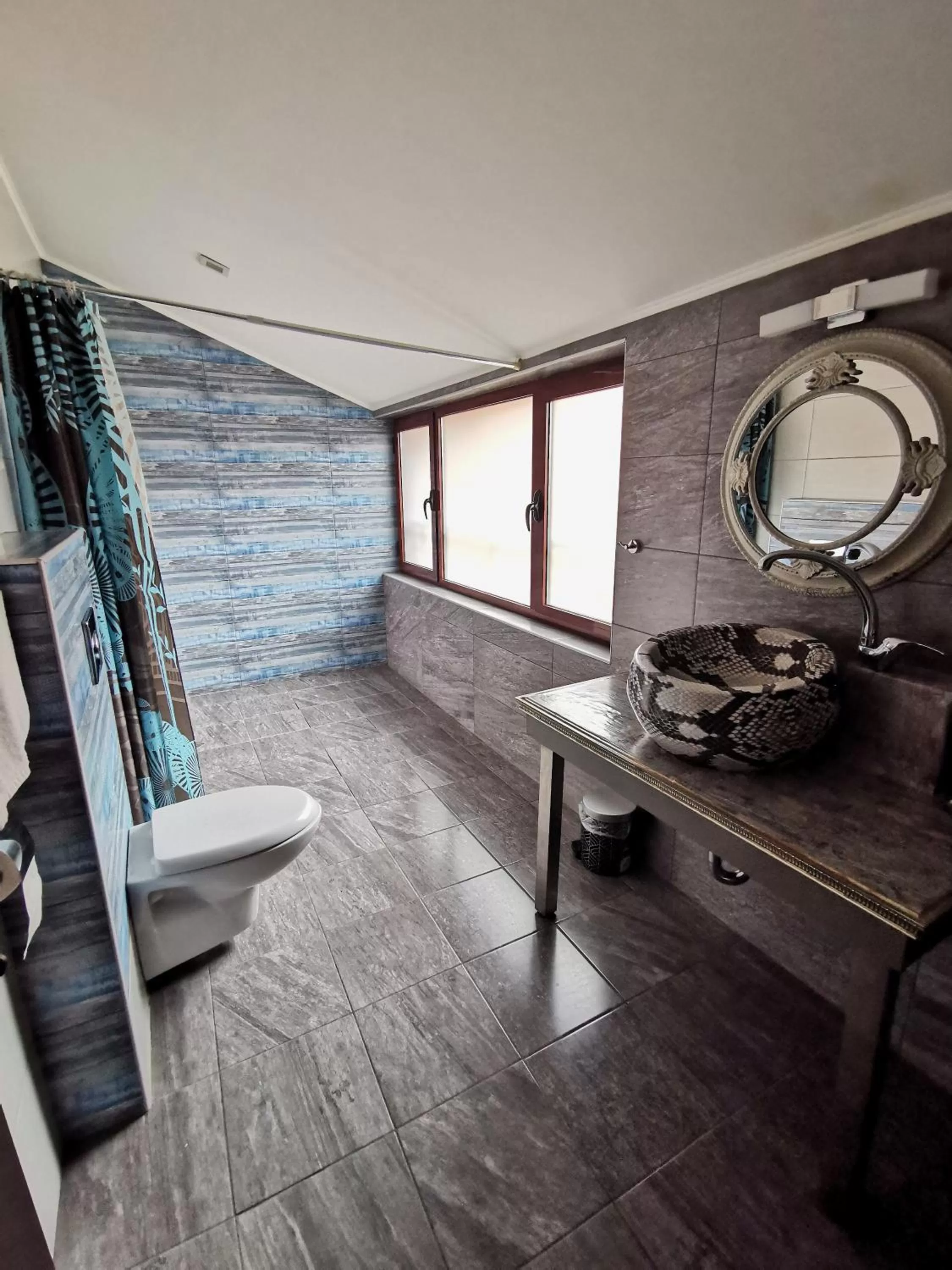 Bathroom in Hotel Africa