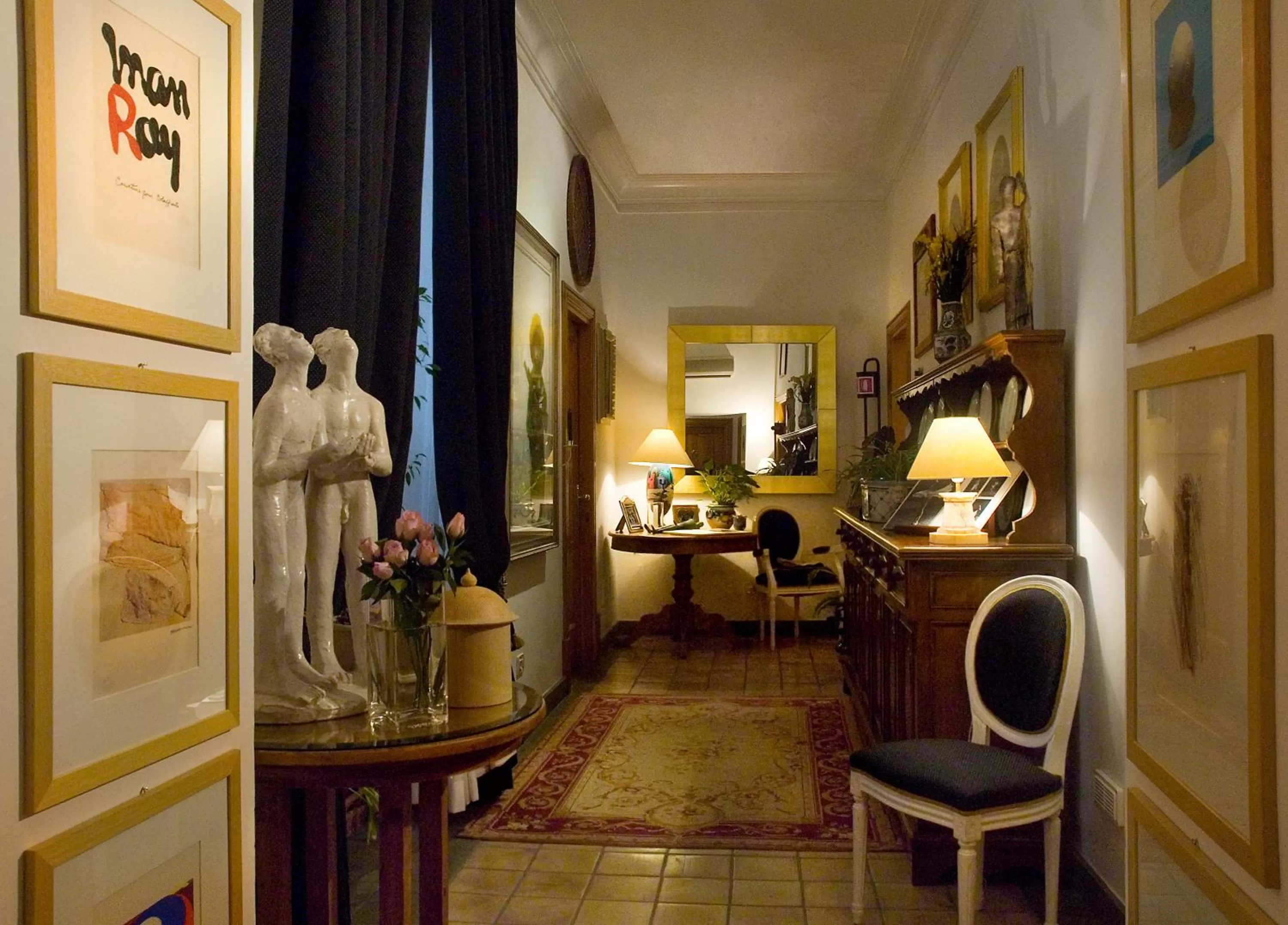 Decorative detail in Hotel Locanda Cairoli