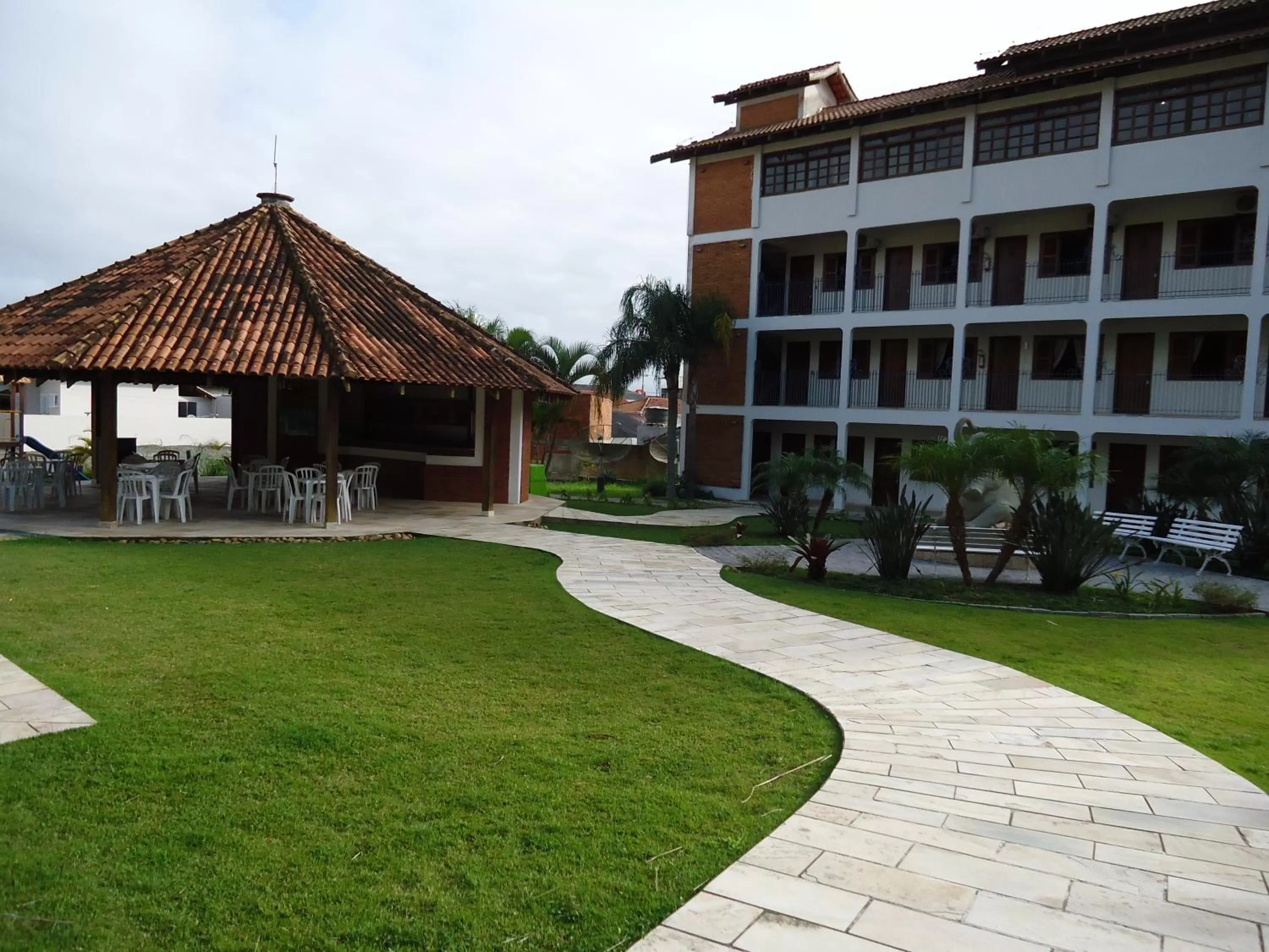 Lounge or bar, Property Building in Bartholo Plaza Hotel