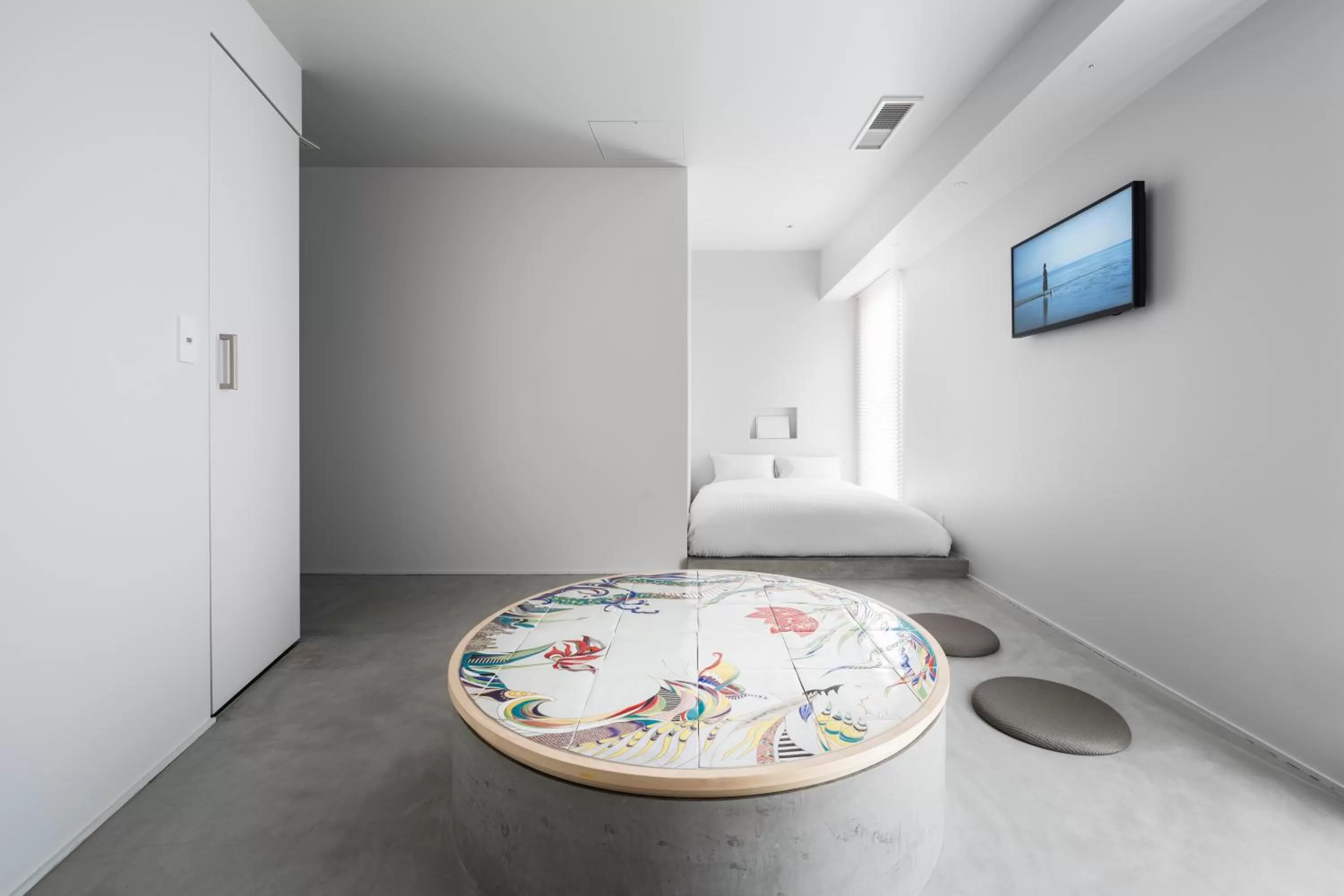 Photo of the whole room, Bed in BnA Alter Museum