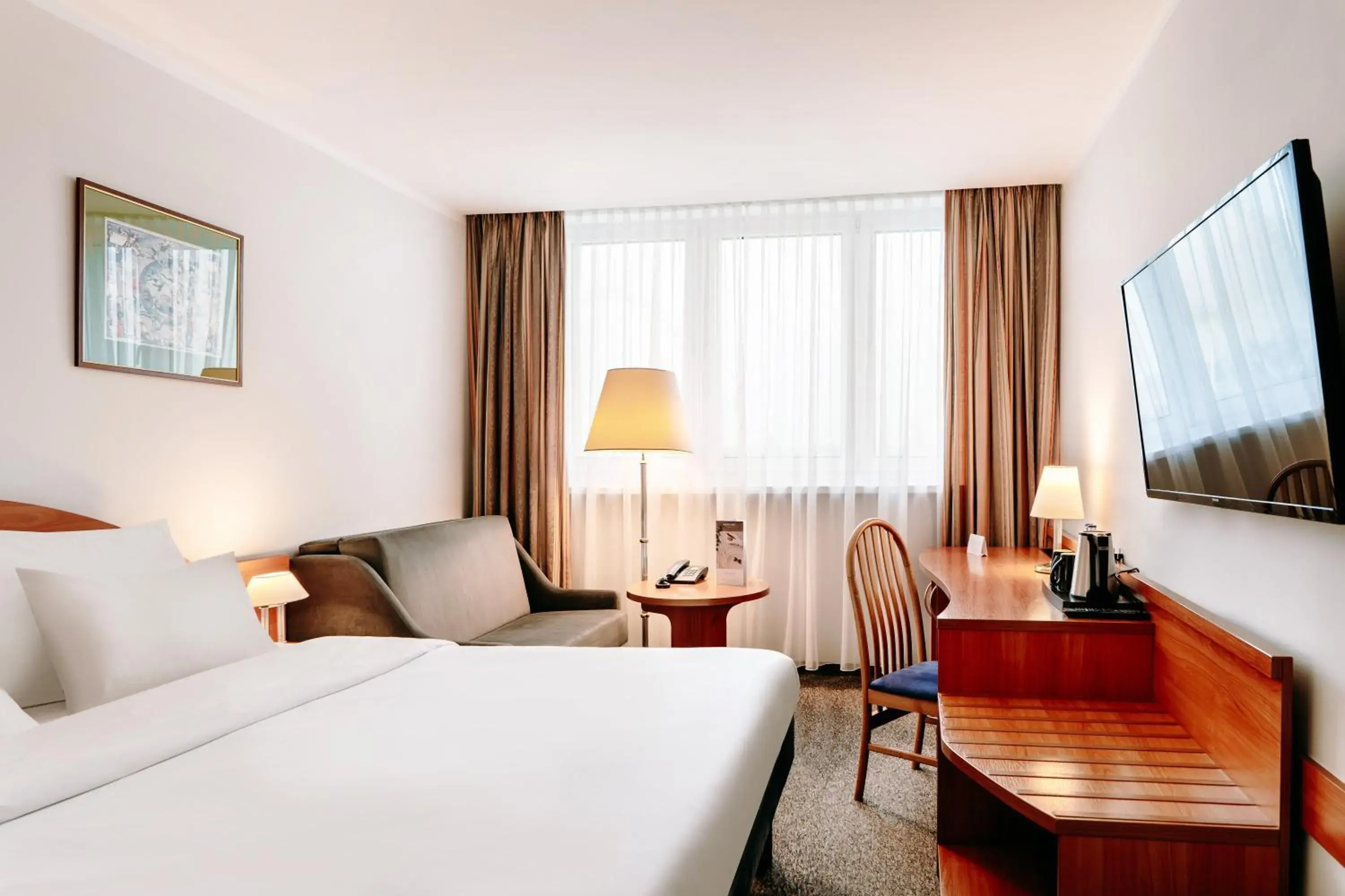 Double Room with Sofa Bed in Hotel Mercure Toruń Centrum Double Room with Sofa Bed in Hotel Mercure Toruń Centrum