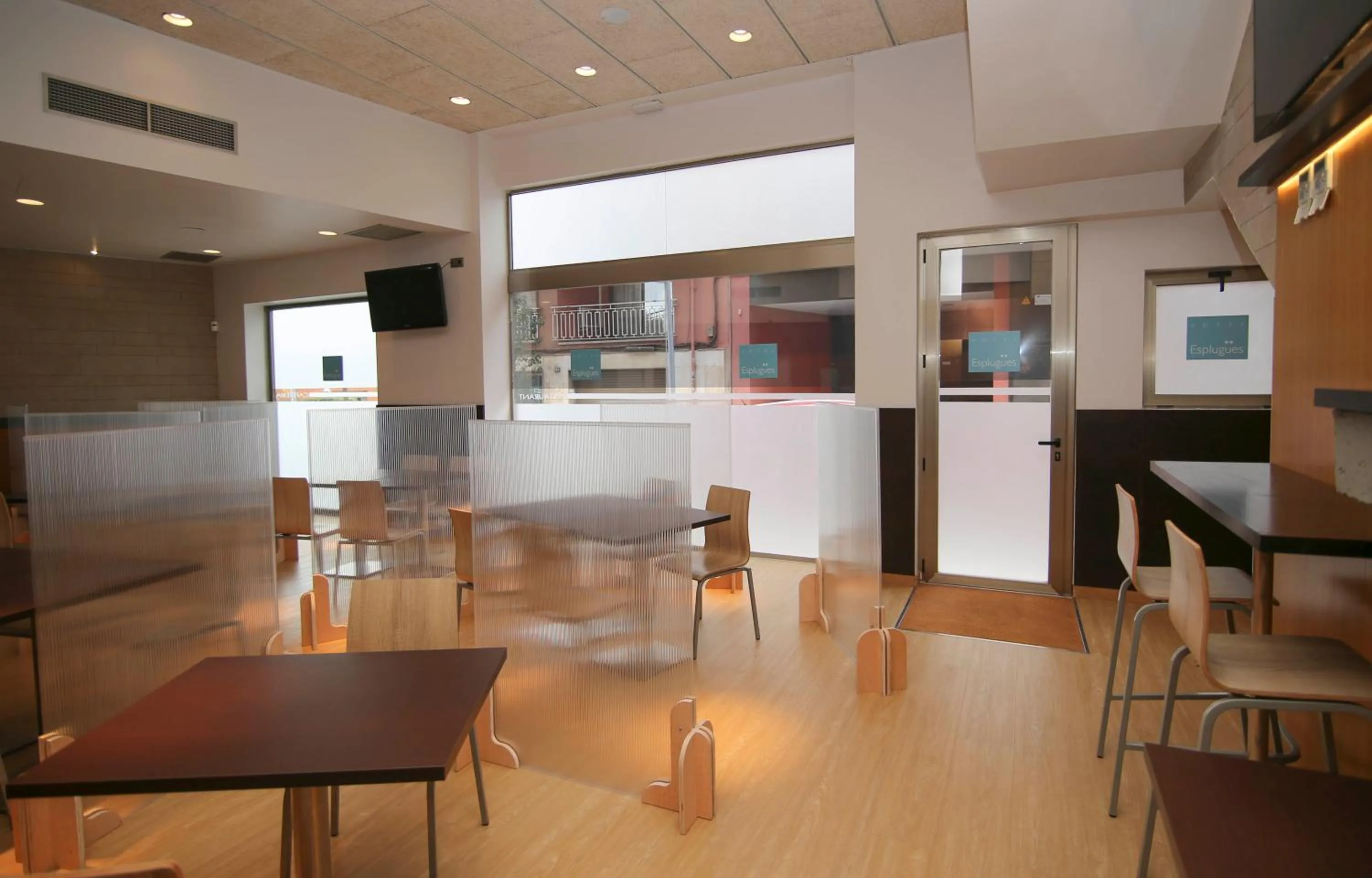 Restaurant/places to eat in Hotel Esplugues