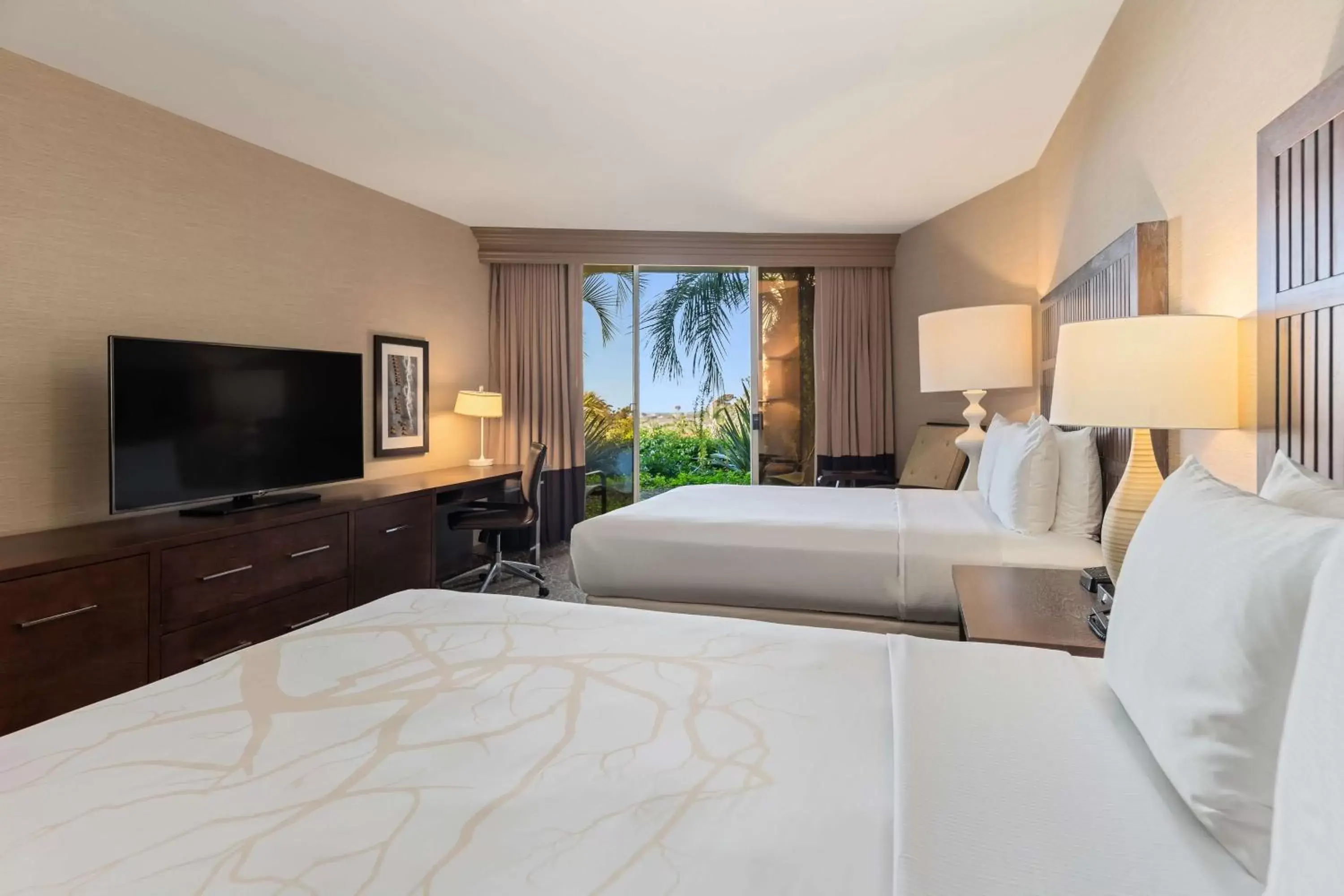 Queen Room with Two Queen Beds in Hilton La Jolla Torrey Pines Queen Room with Two Queen Beds in Hilton La Jolla Torrey Pines