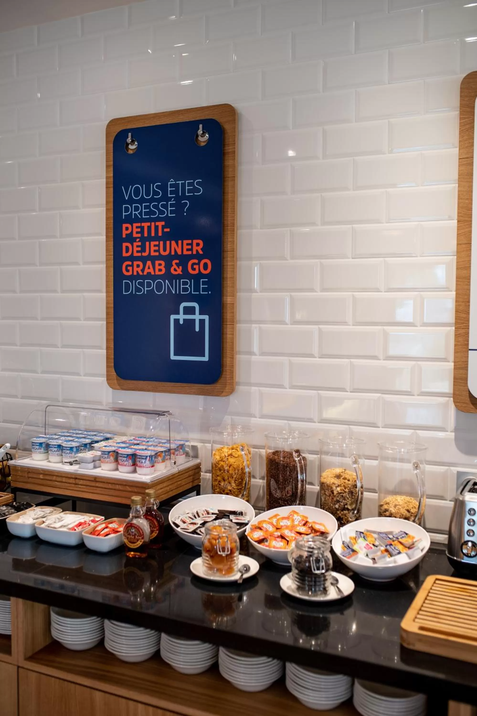 Buffet breakfast in Holiday Inn Express - Arcachon - La Teste by IHG