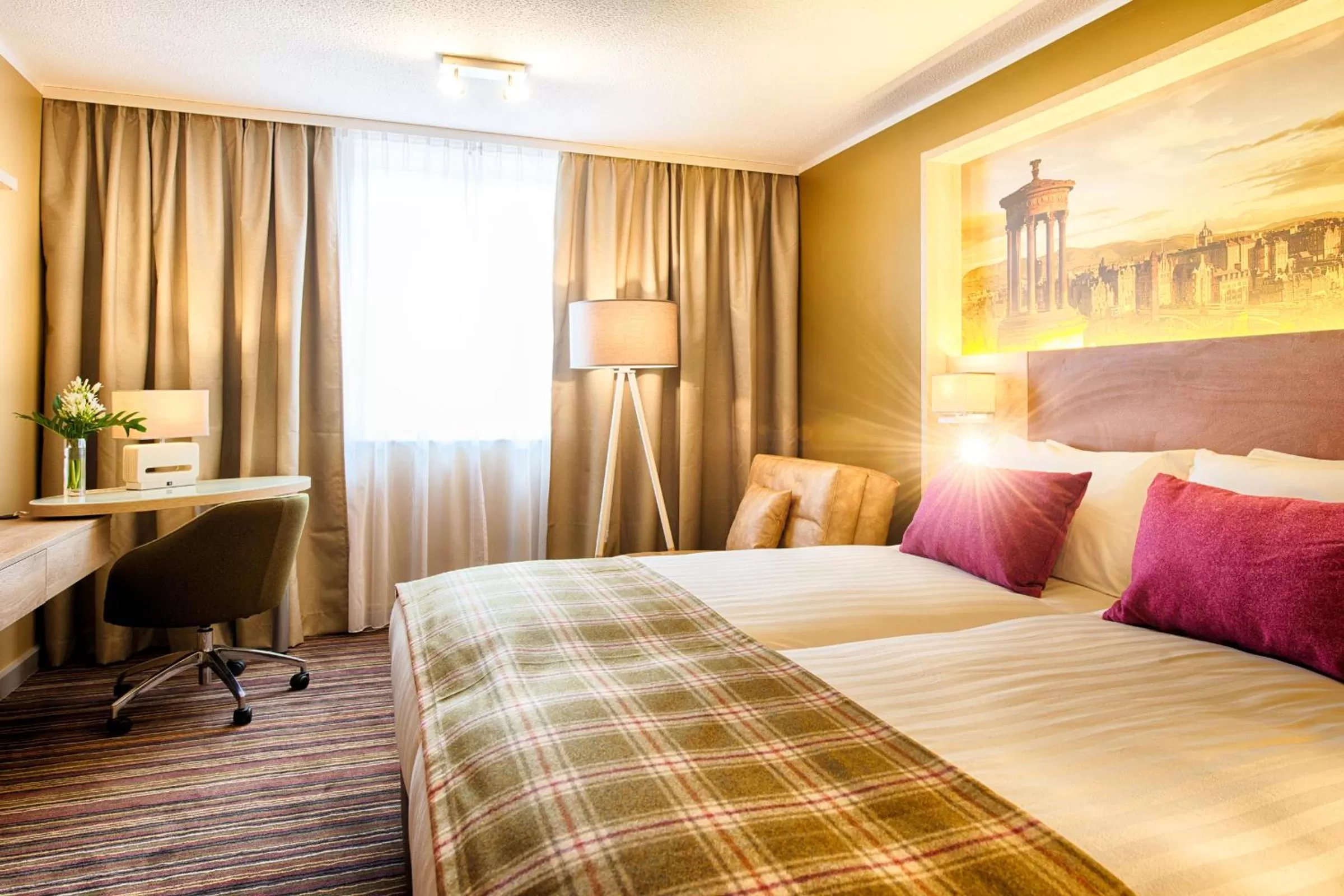 Bedroom, Bed in Leonardo Hotel Edinburgh Haymarket