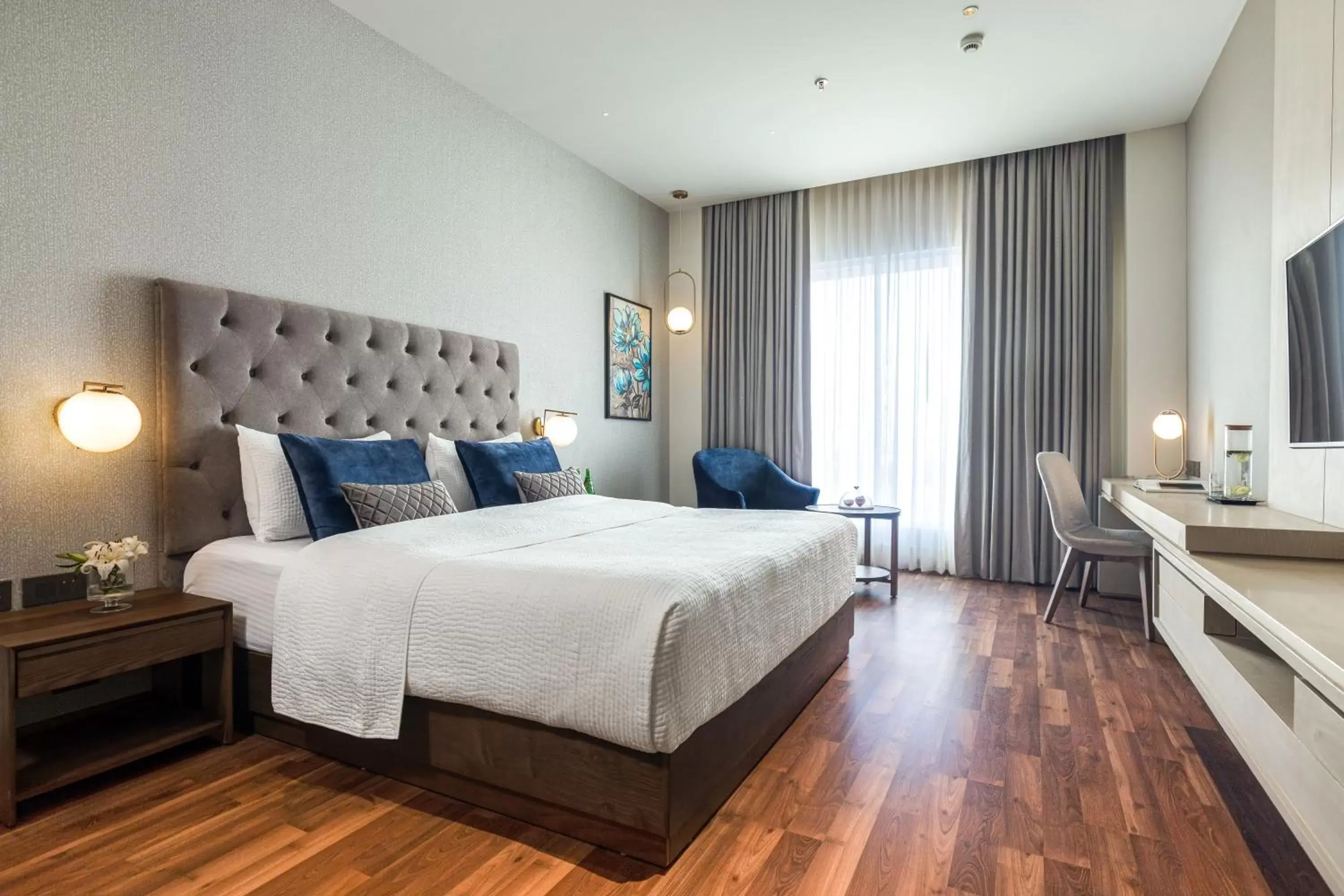 King Room - single occupancy - Mobility Access/Non-Smoking in Wyndham Chandigarh Mohali King Room - single occupancy - Mobility Access/Non-Smoking in Wyndham Chandigarh Mohali