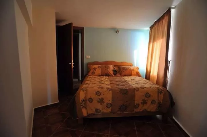 Bedroom, Bed in Hotel L'Aiglon