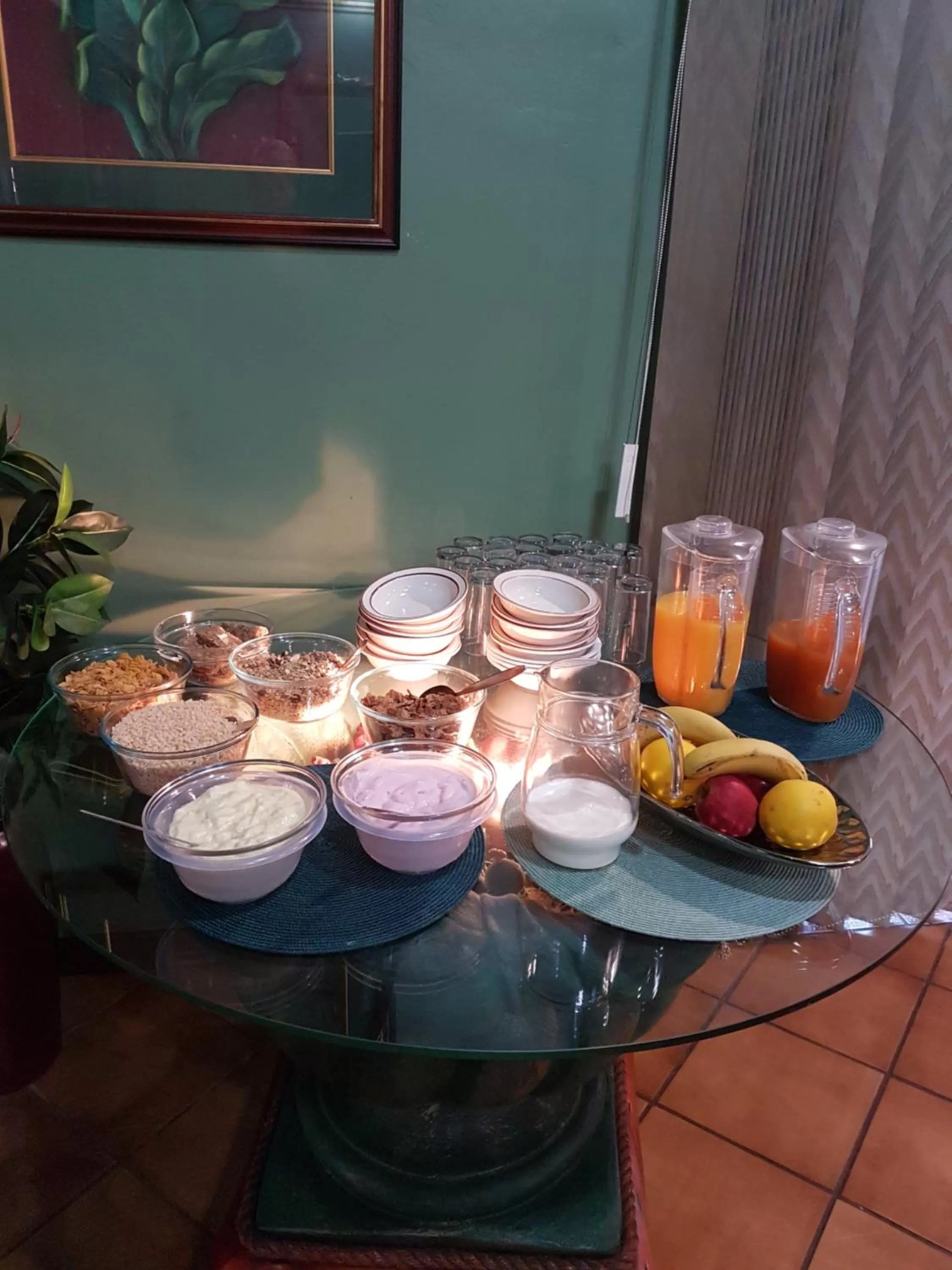 Buffet breakfast in La Rochelle Inn