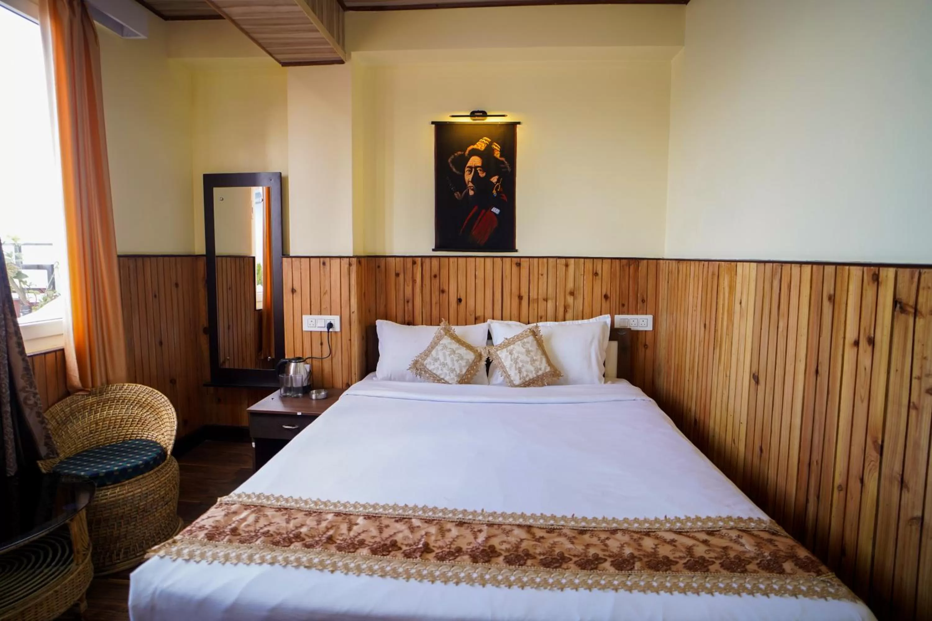 Bed in Hotel Hill Queen near Sherpa Gumba Darjeeling Mall 5 Min Couple Friendly