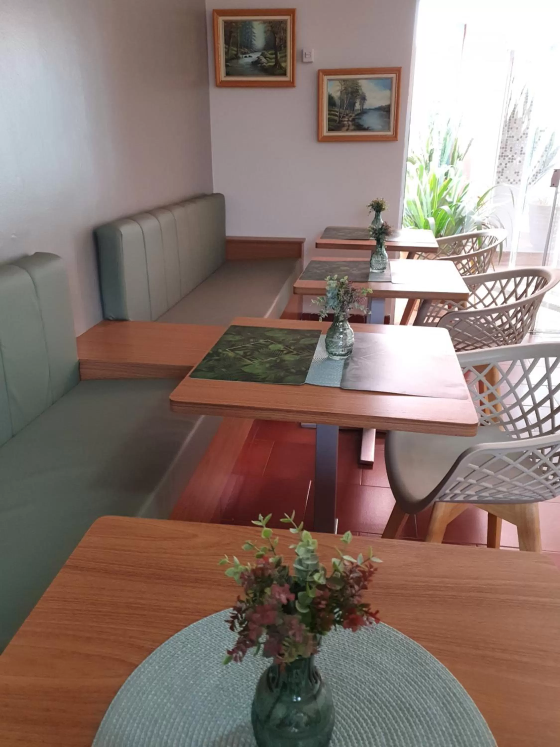 Breakfast, Seating Area in Hotel Recreio dos Bandeirantes