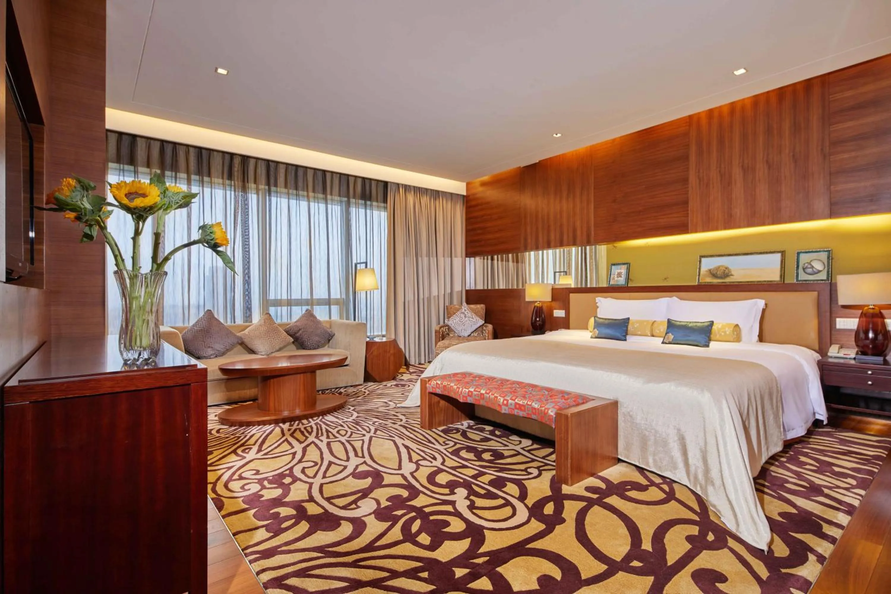 Bedroom, Bed in HJ International Hotel